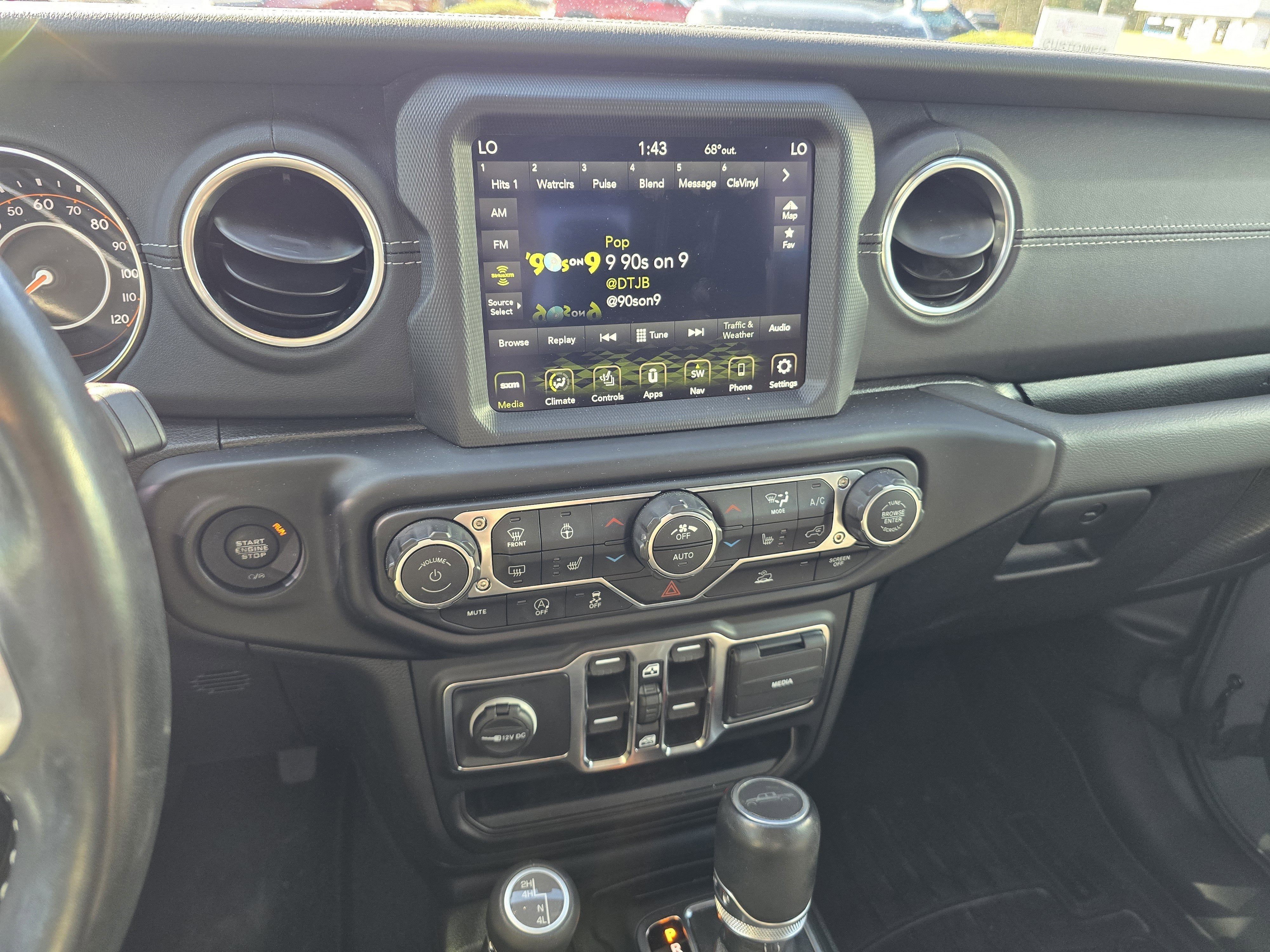 2022 Jeep Gladiator Overland