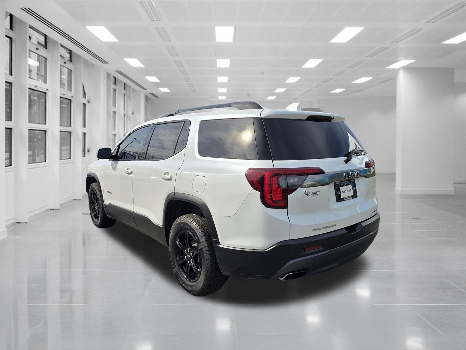 2022 GMC Acadia AT4