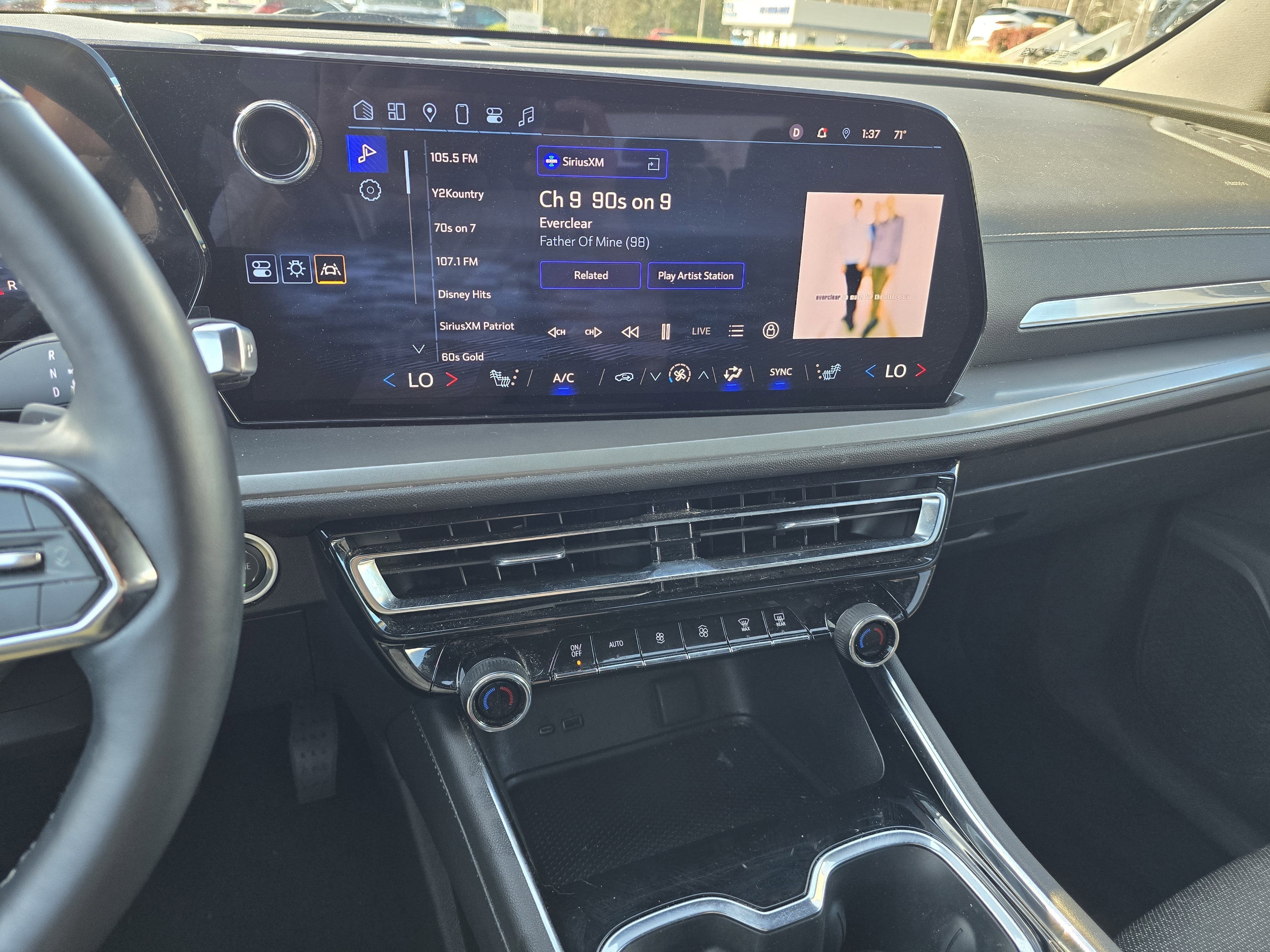 2024 Chevrolet Traverse LS