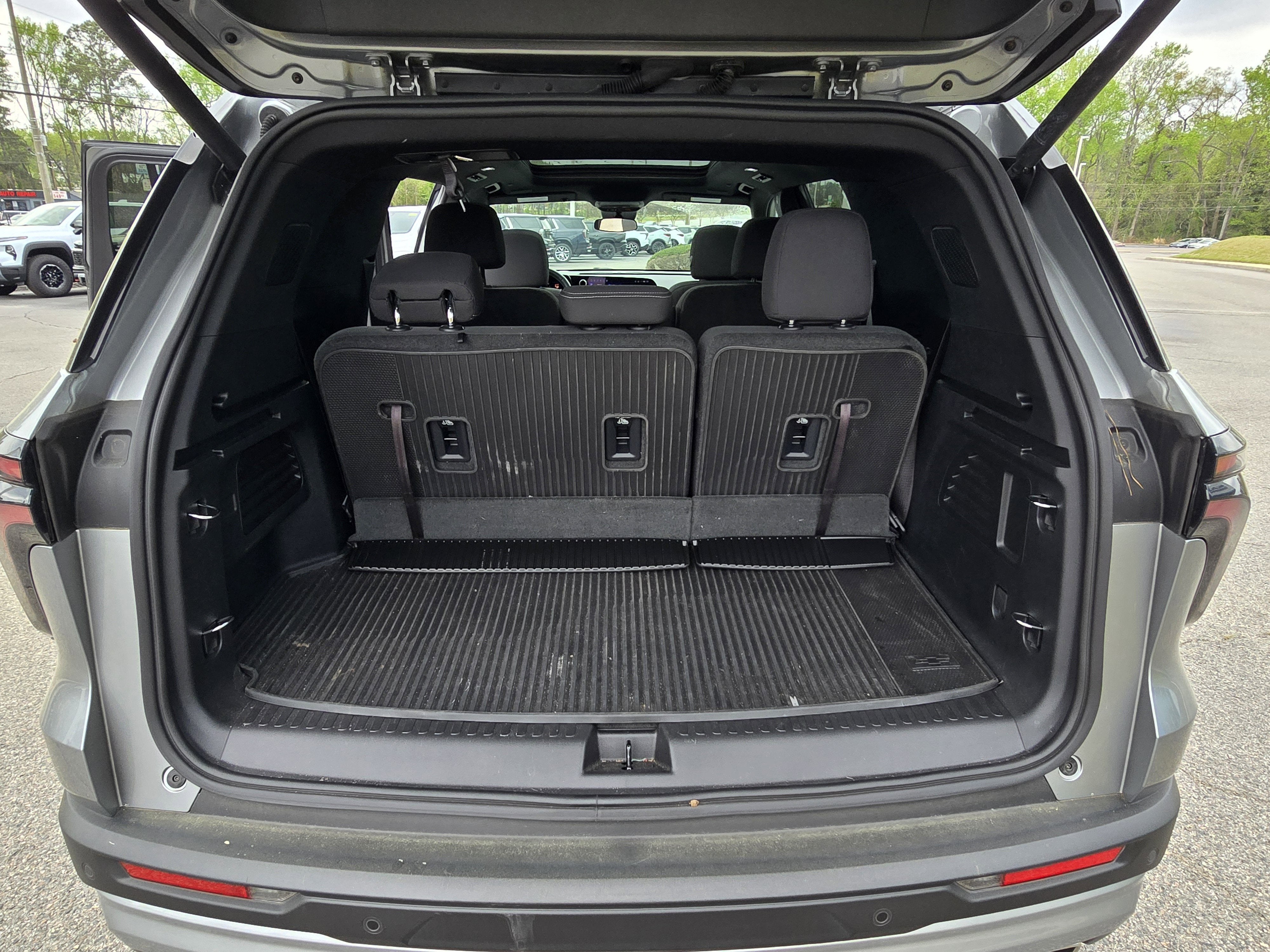 2024 Chevrolet Traverse LT