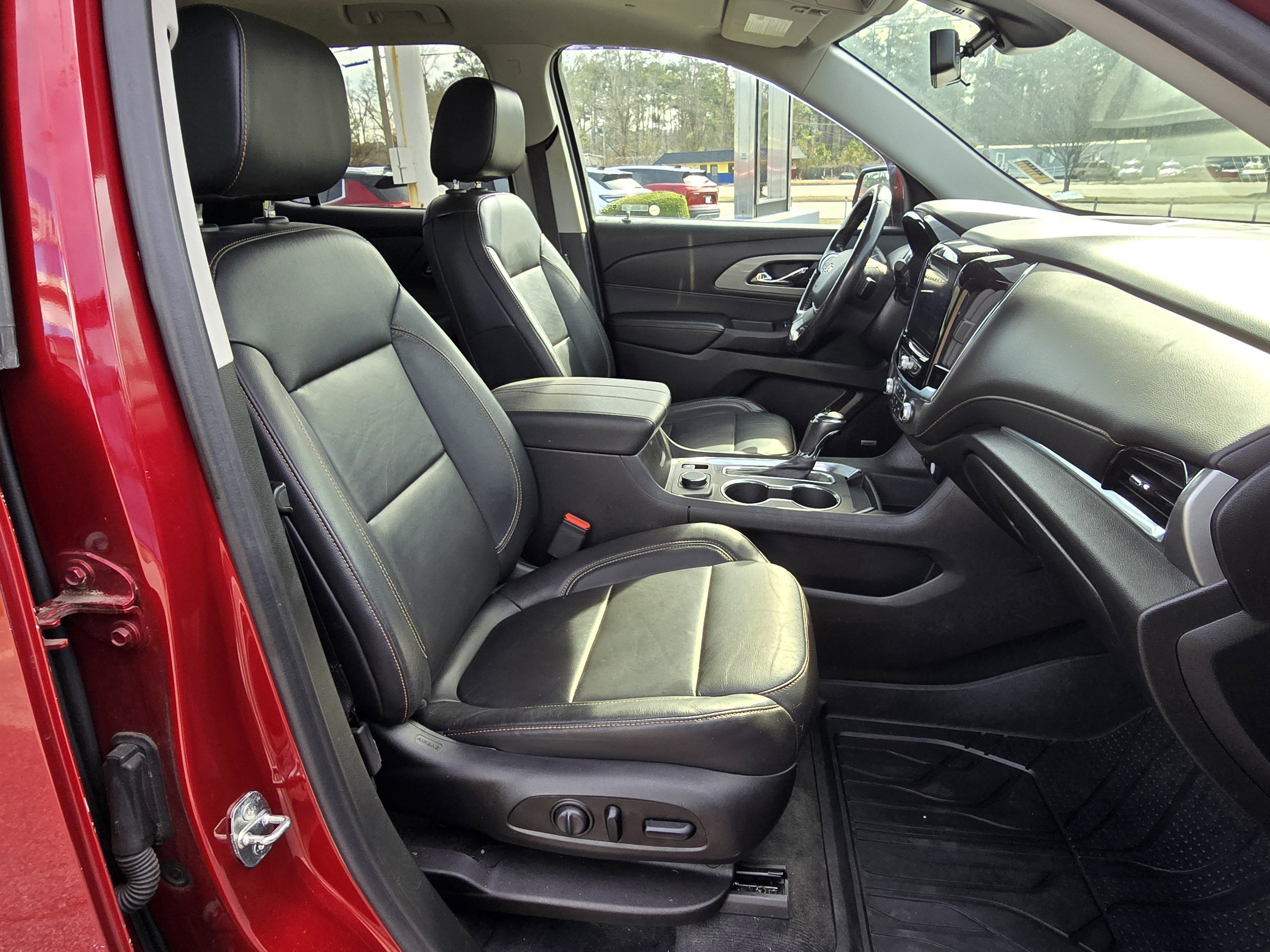 2020 Chevrolet Traverse LT Leather