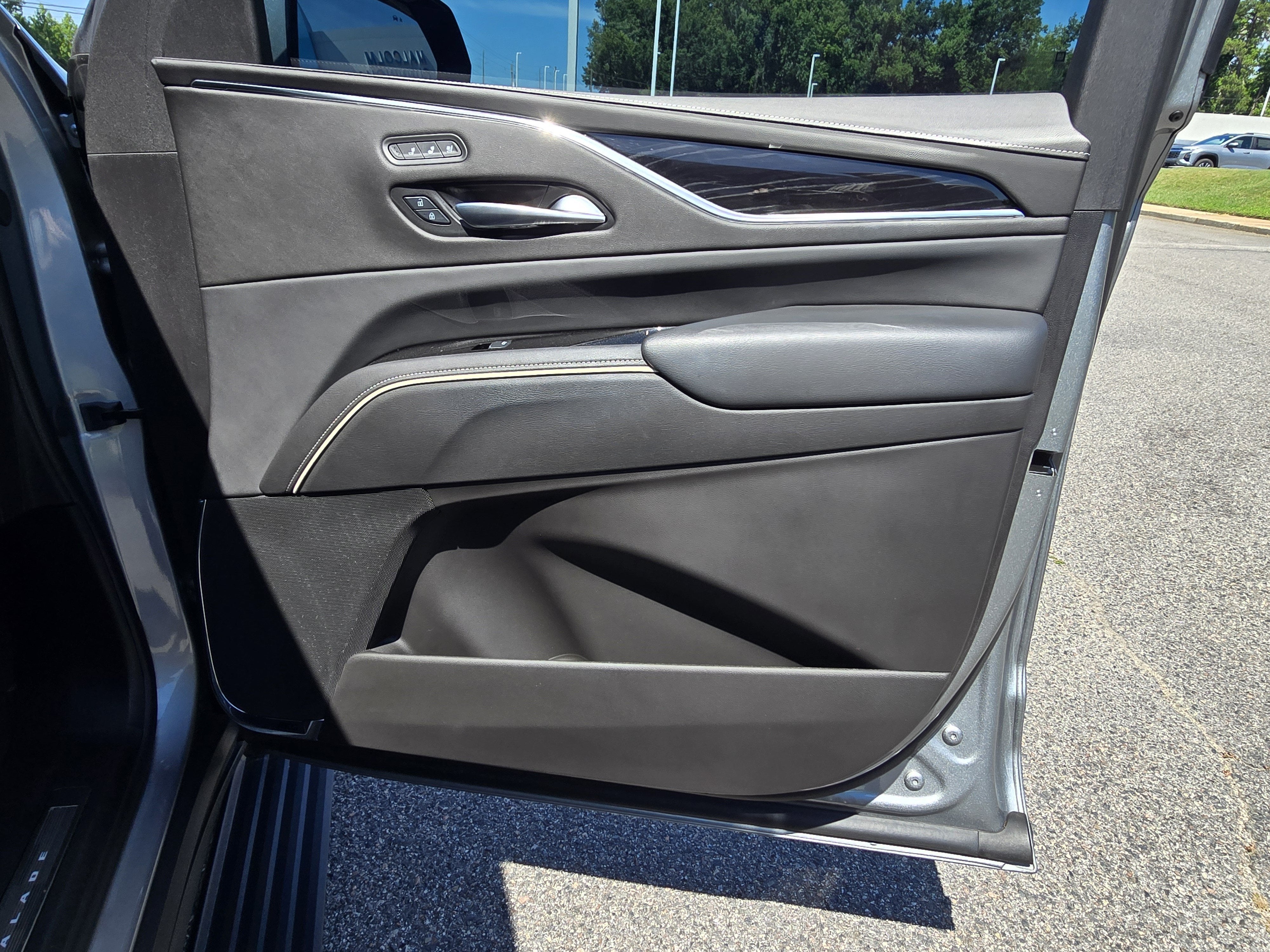 2024 Cadillac Escalade Sport