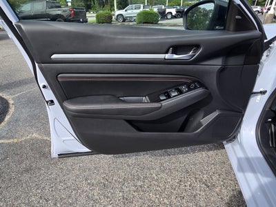 2023 Nissan Altima SR FWD
