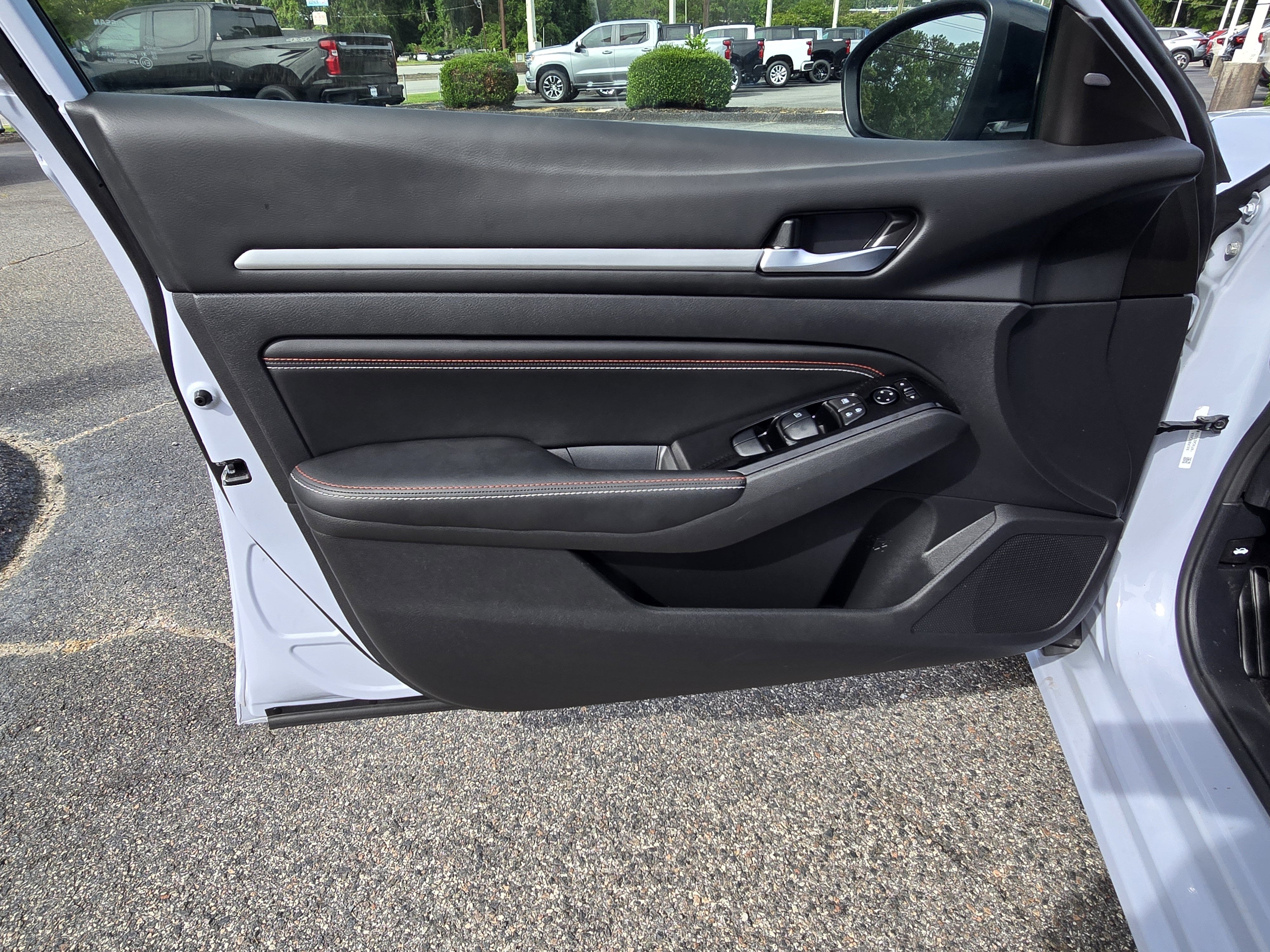 2023 Nissan Altima SR FWD