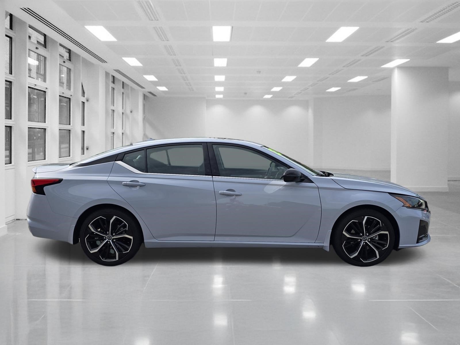 2023 Nissan Altima SR FWD
