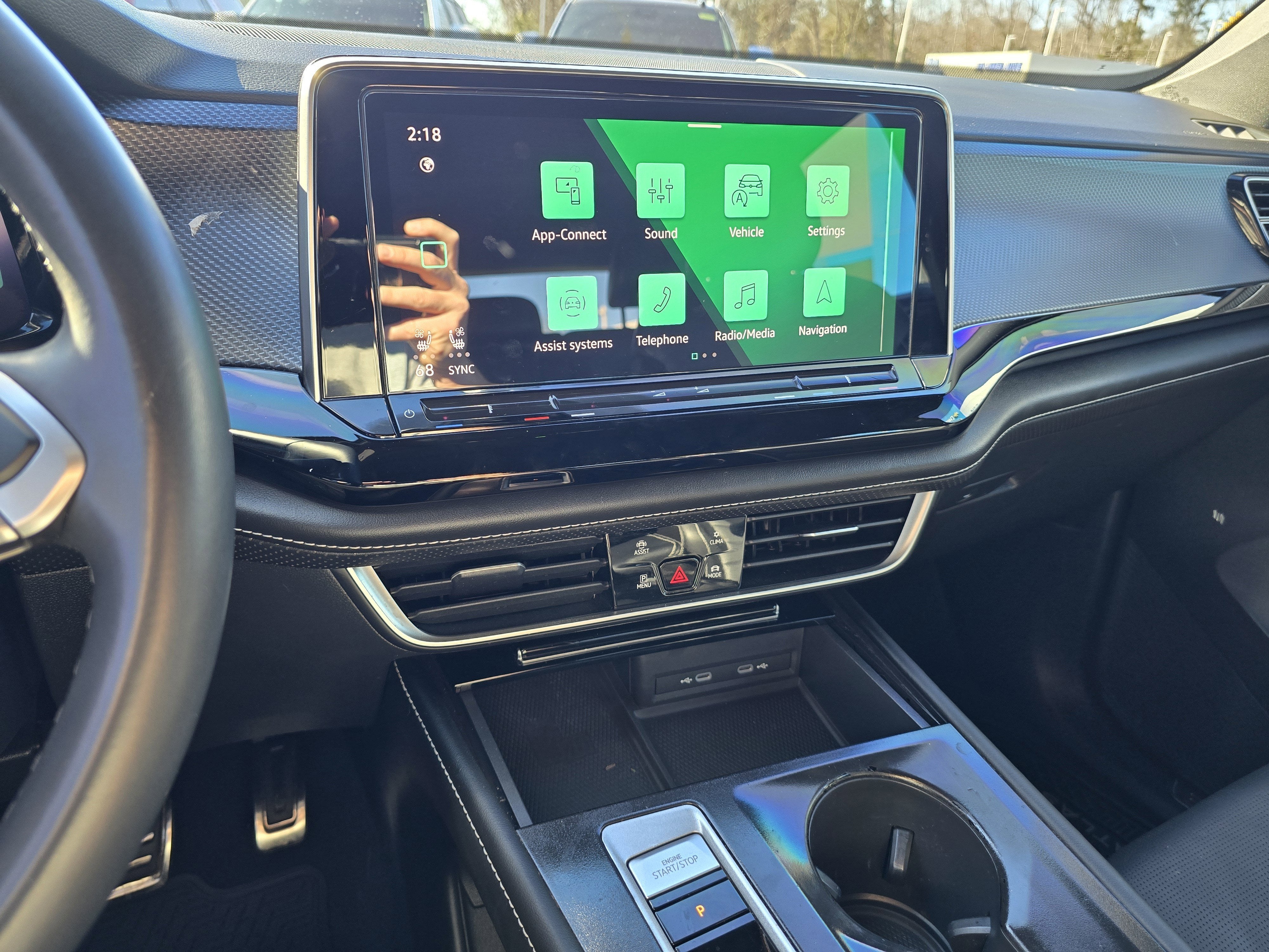 2024 Volkswagen Atlas Cross Sport 2.0T SEL R-Line