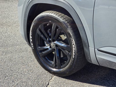 2024 Volkswagen Atlas Cross Sport 2.0T SEL R-Line