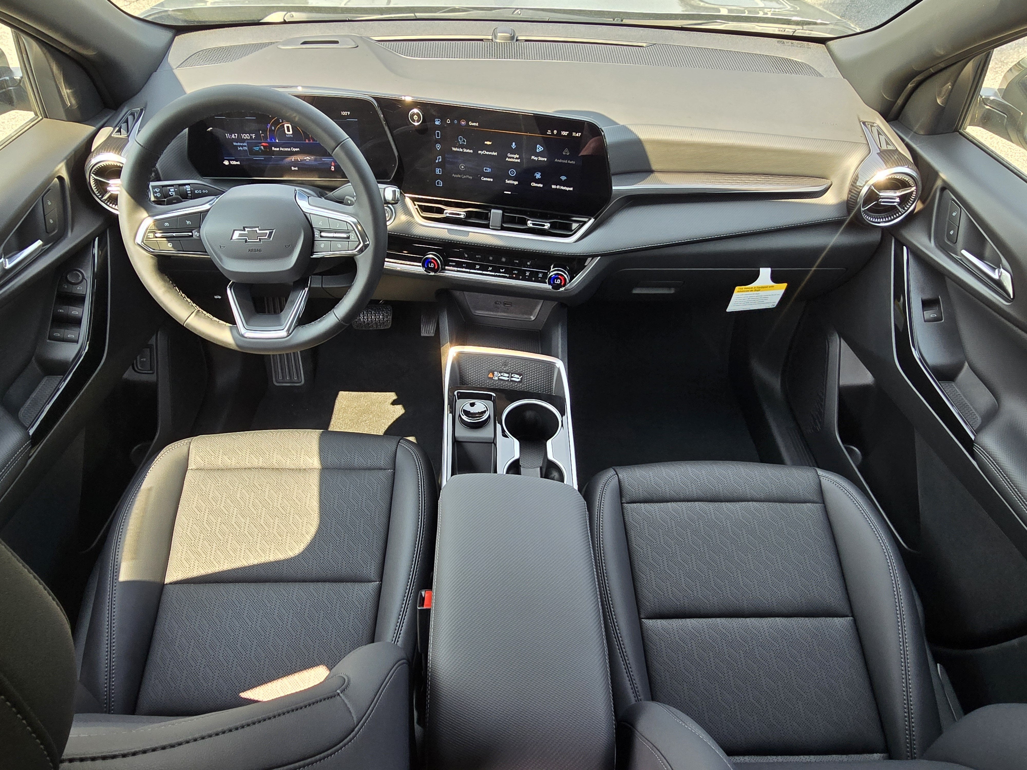 2027 Chevrolet Equinox LT - Photo 13