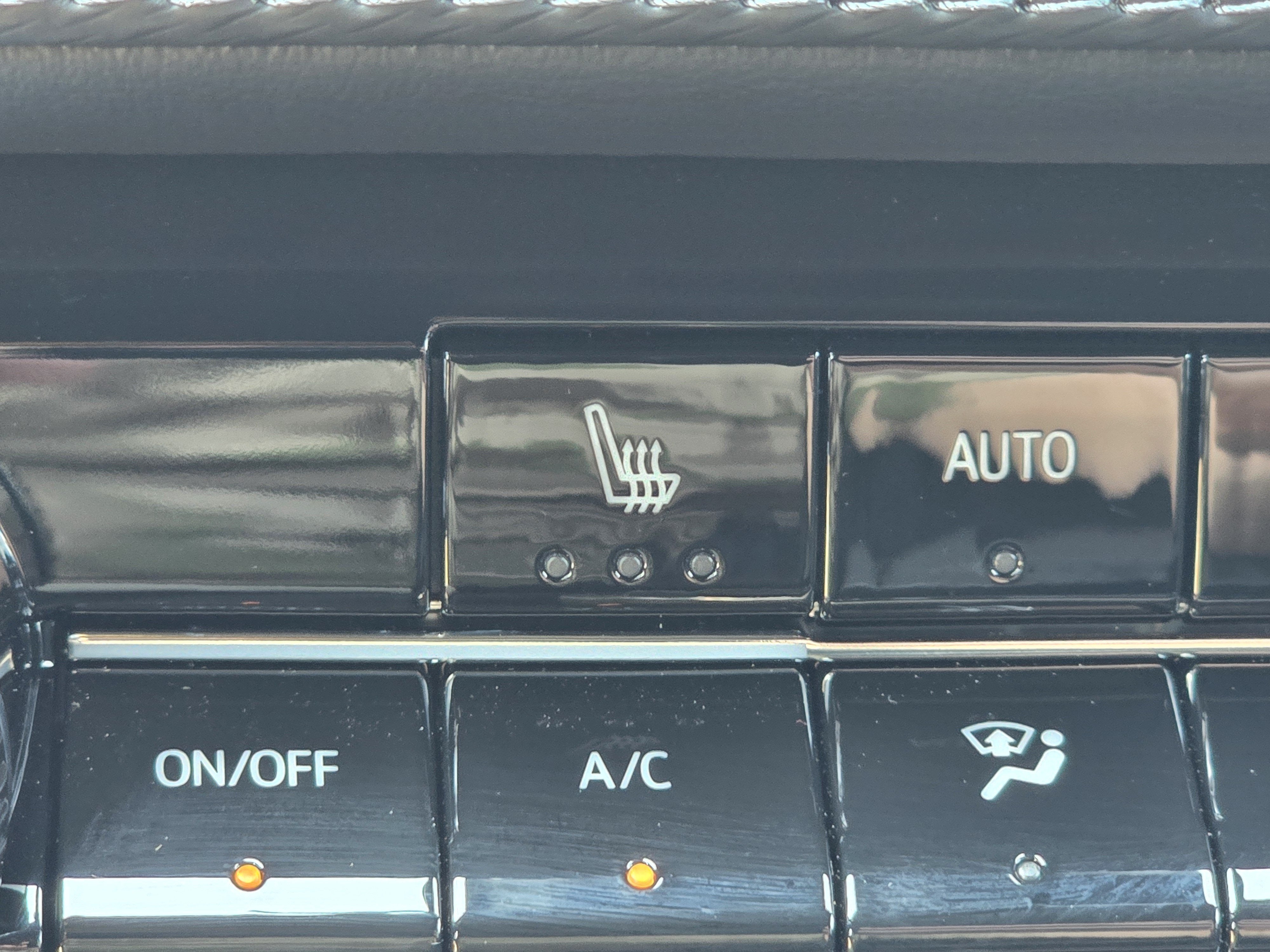 2027 Chevrolet Equinox LT - Photo 21