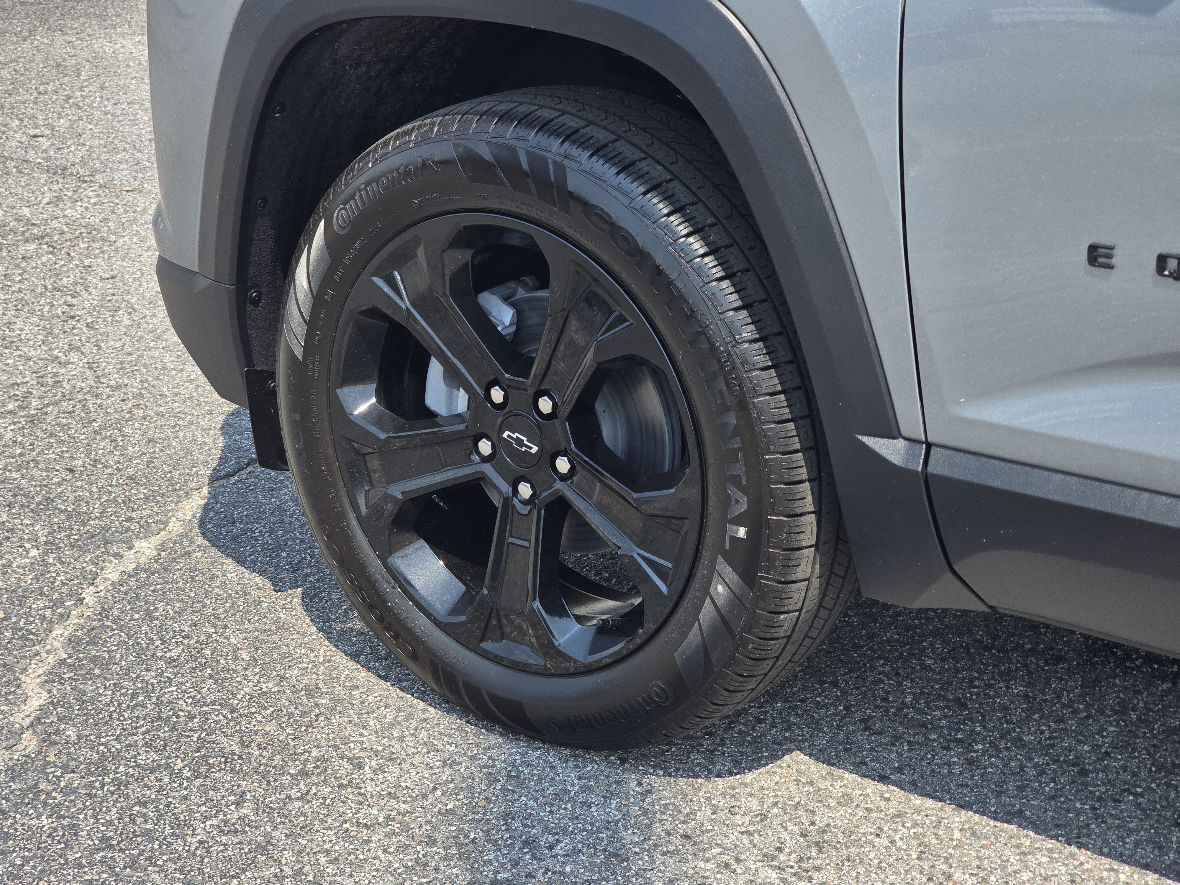 2027 Chevrolet Equinox LT - Photo 6