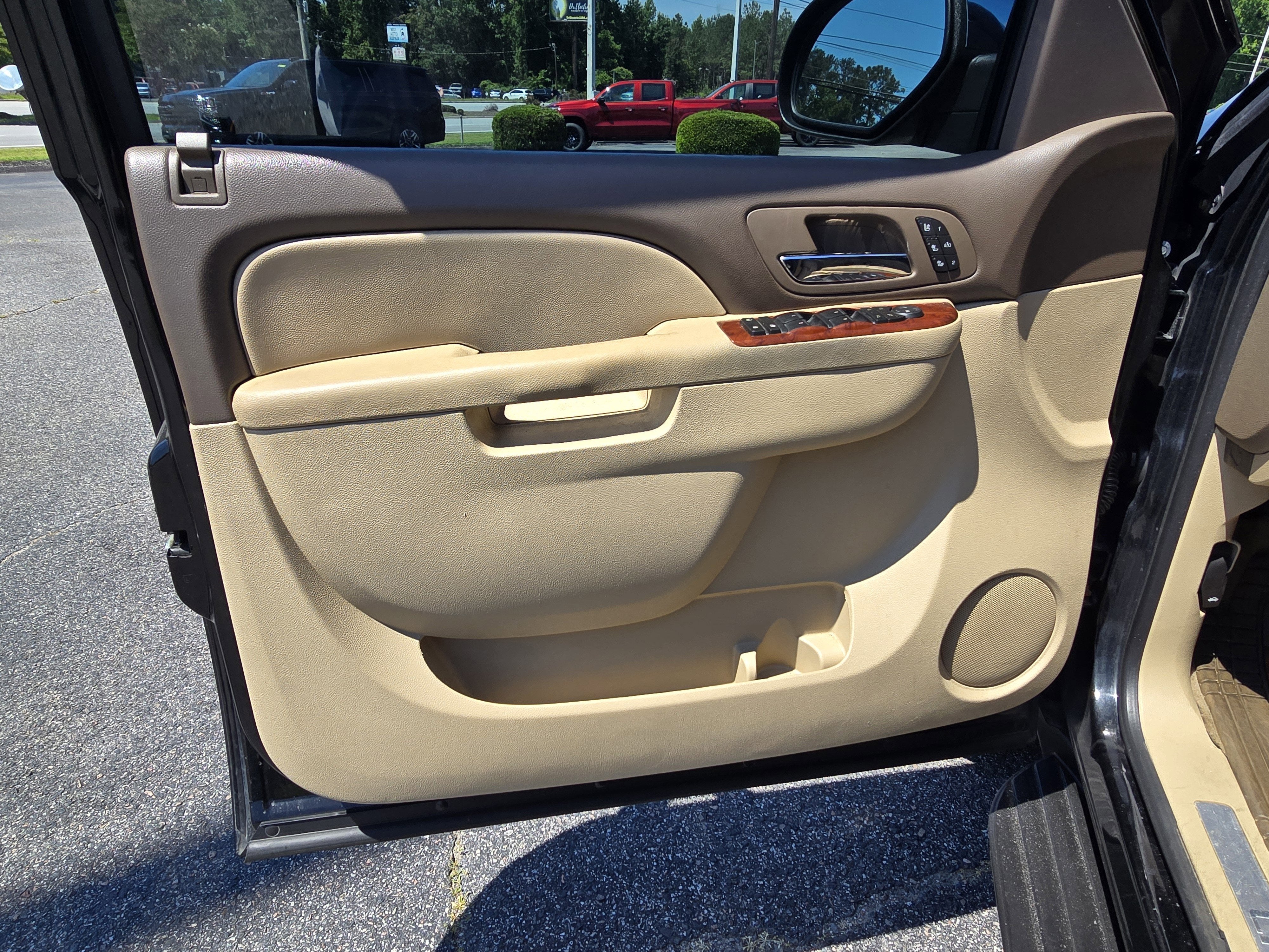 2011 Chevrolet Avalanche LTZ