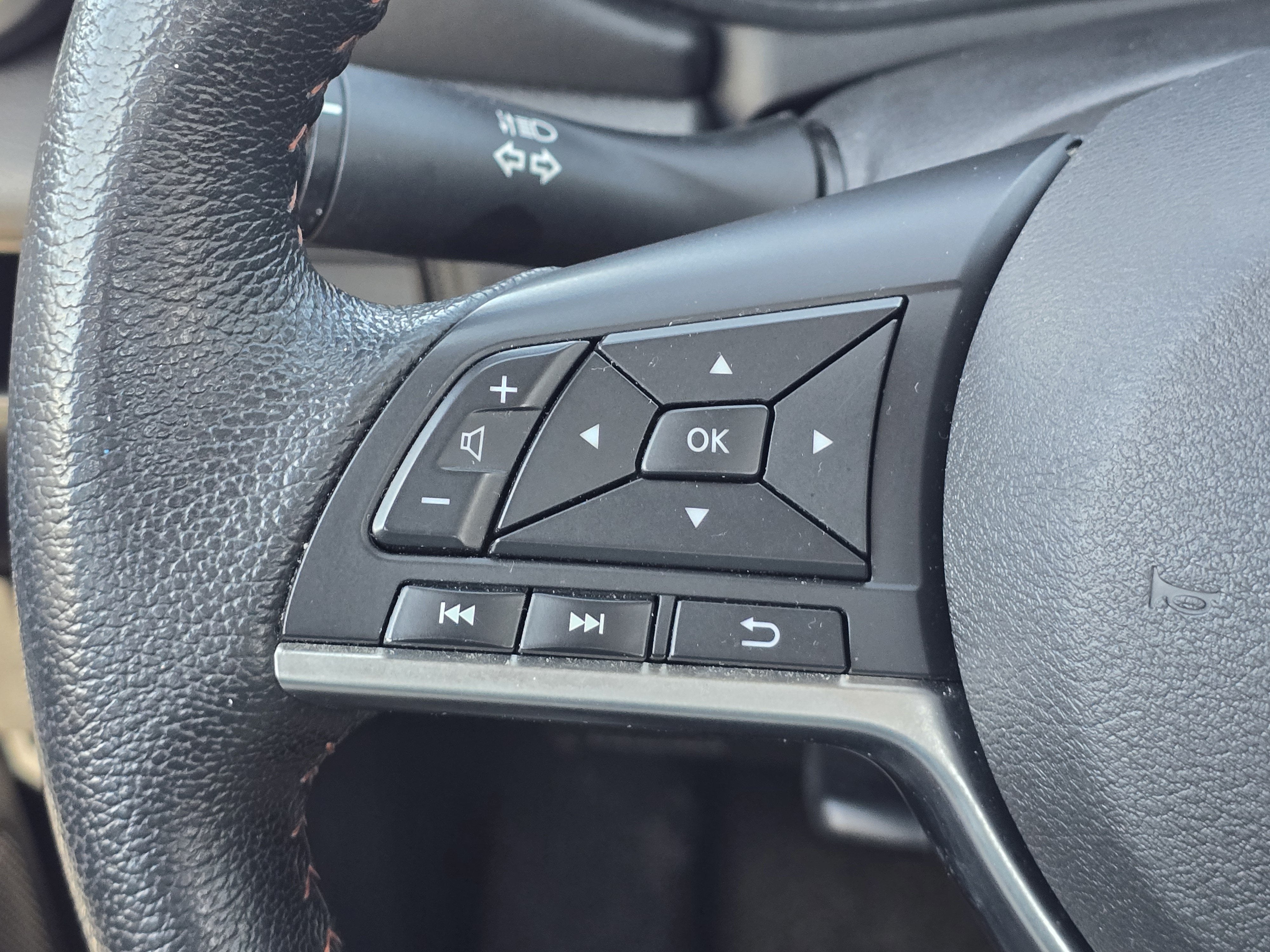 2024 Nissan Versa SR