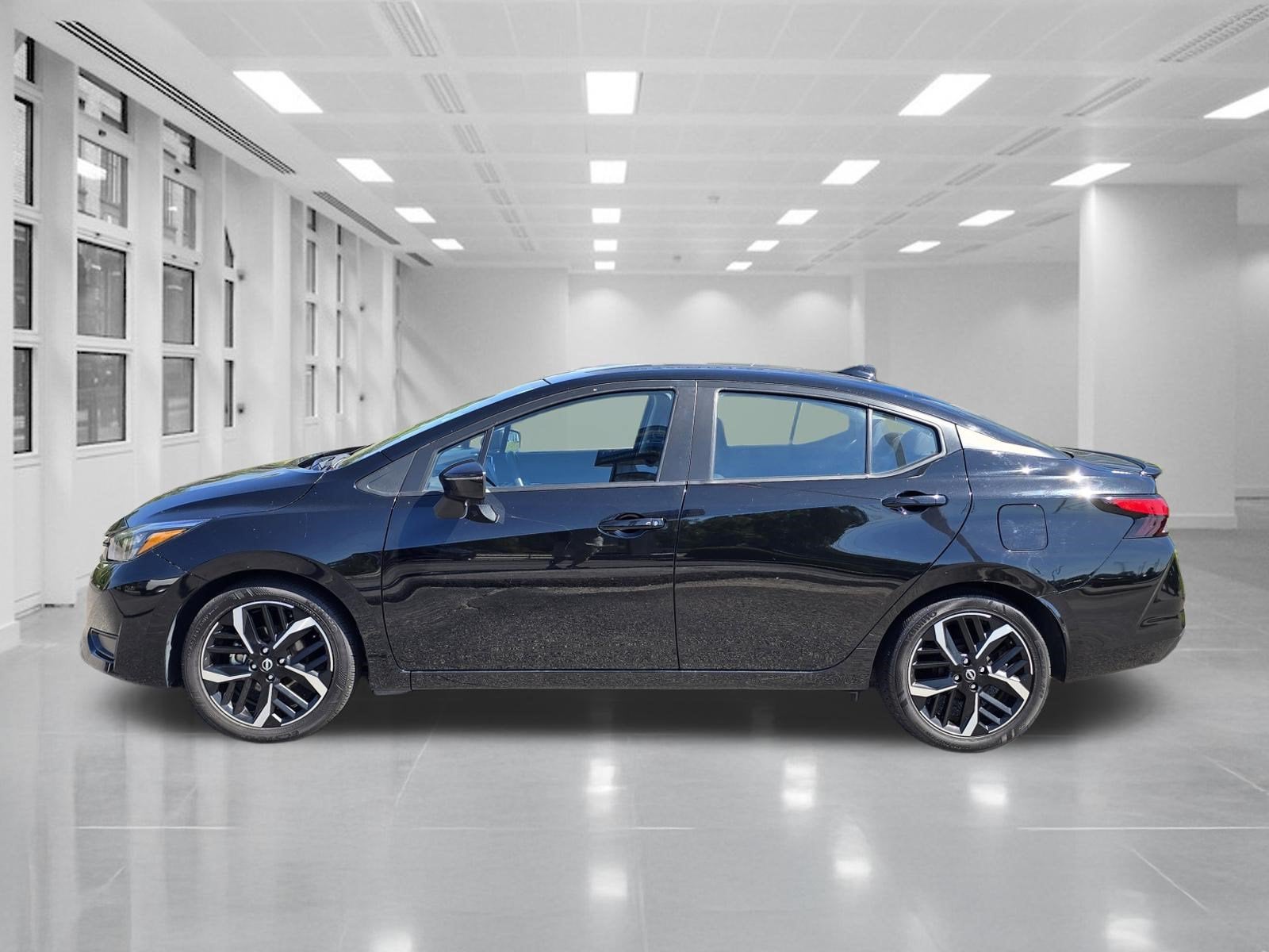 2024 Nissan Versa SR