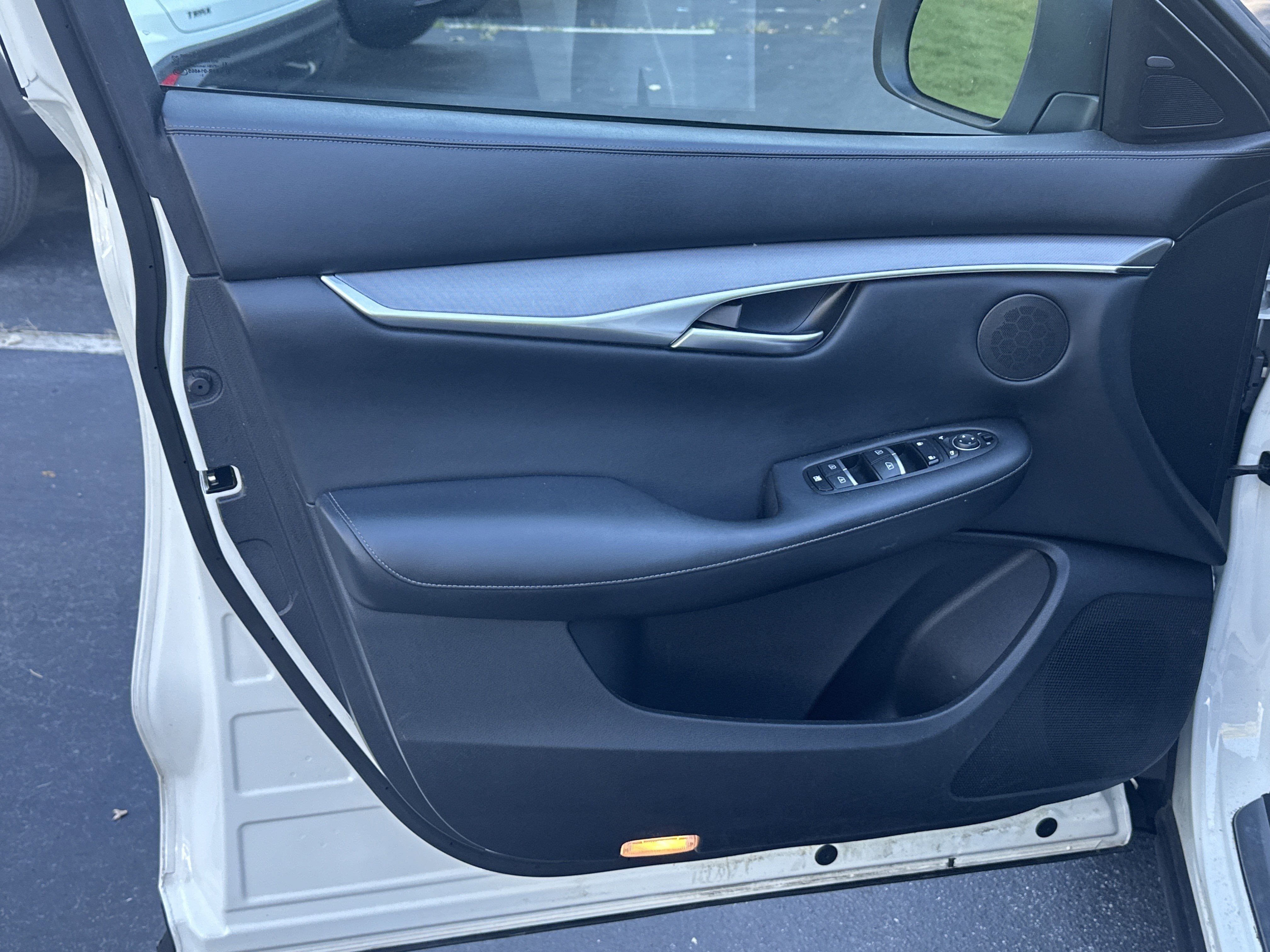 2022 INFINITI QX50 LUXE