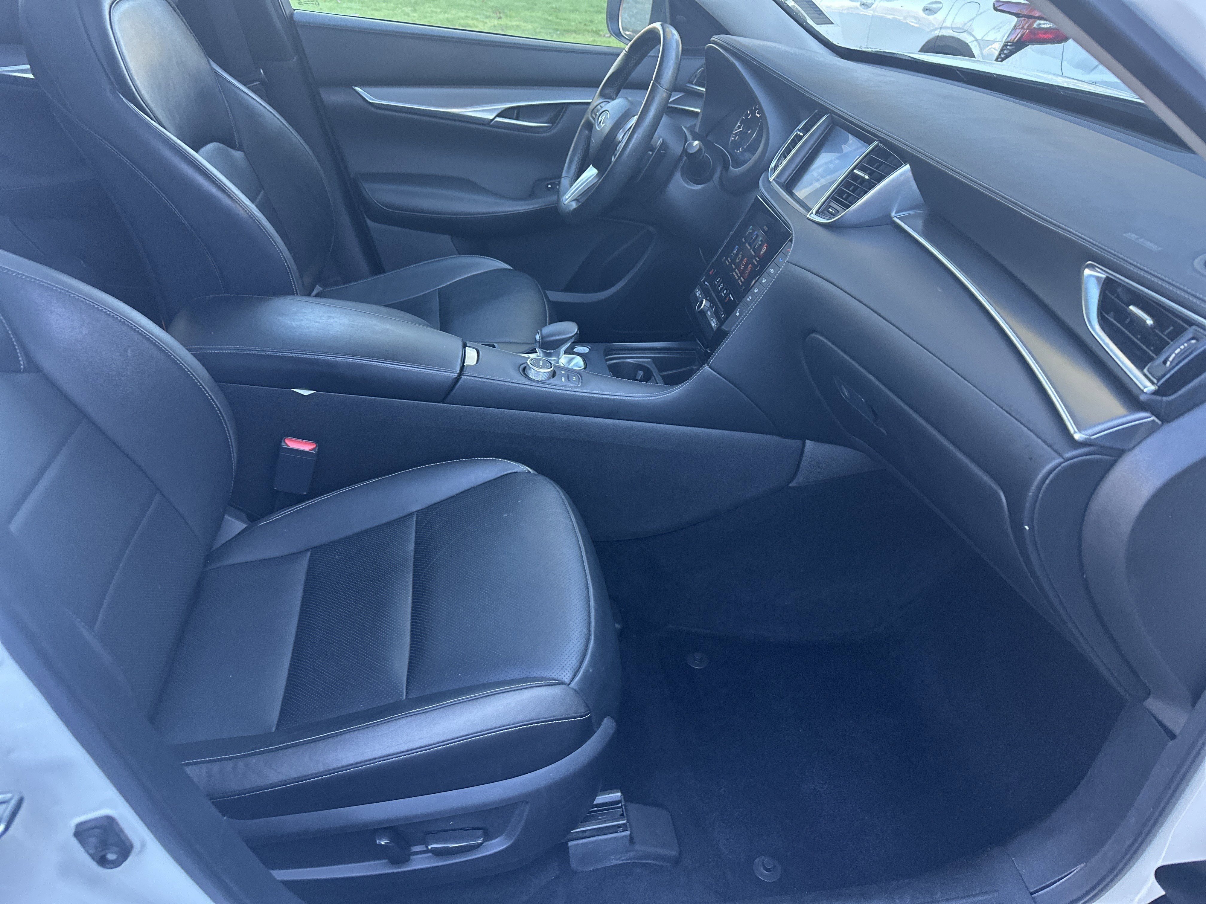 2022 INFINITI QX50 LUXE