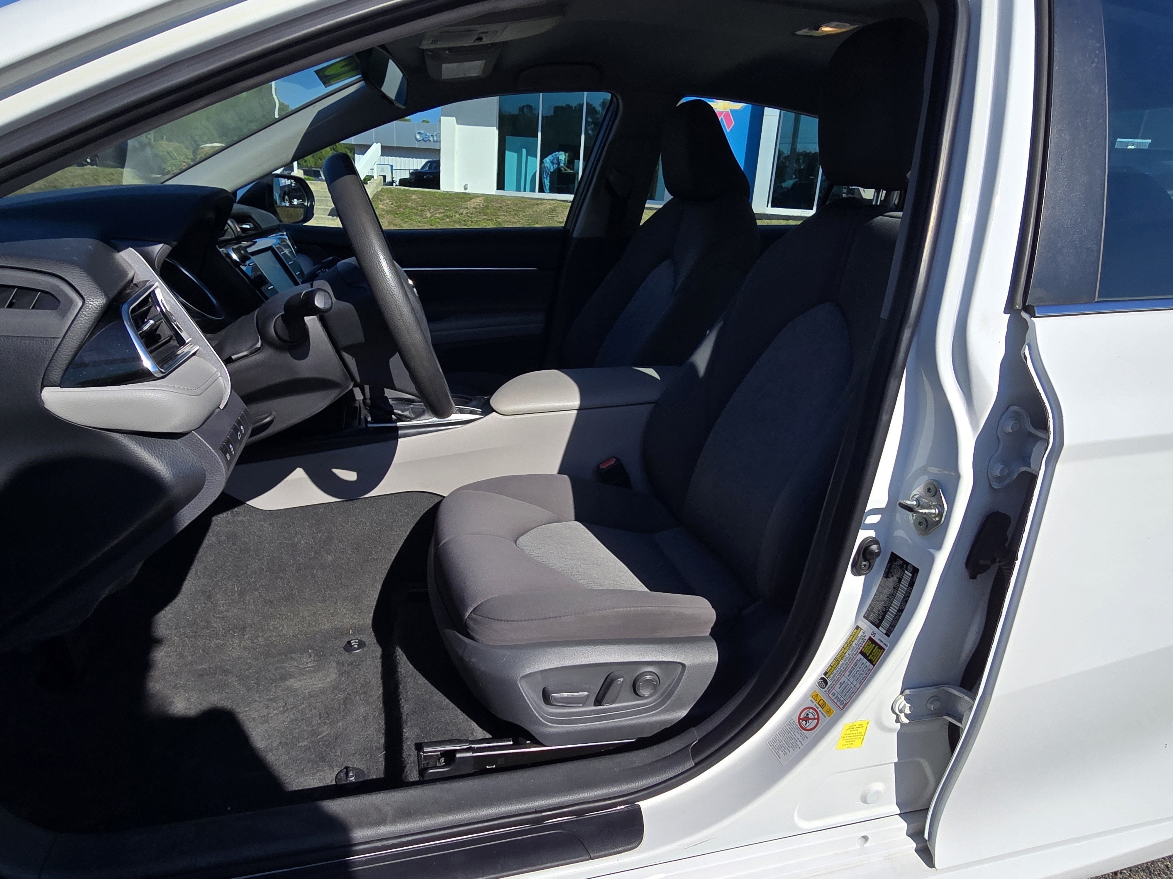 2018 Toyota Camry Hybrid LE