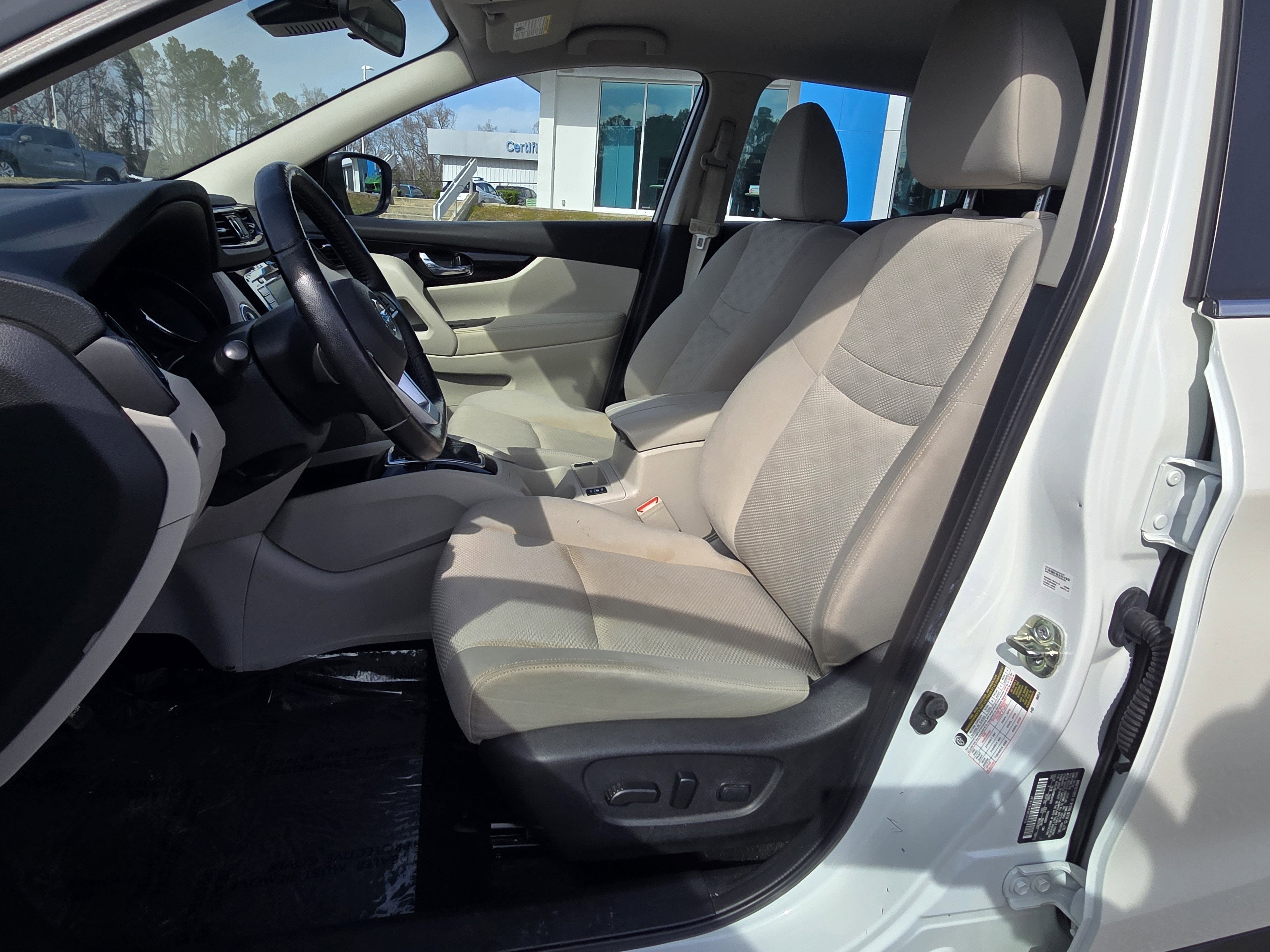 2022 Nissan Rogue Sport SV