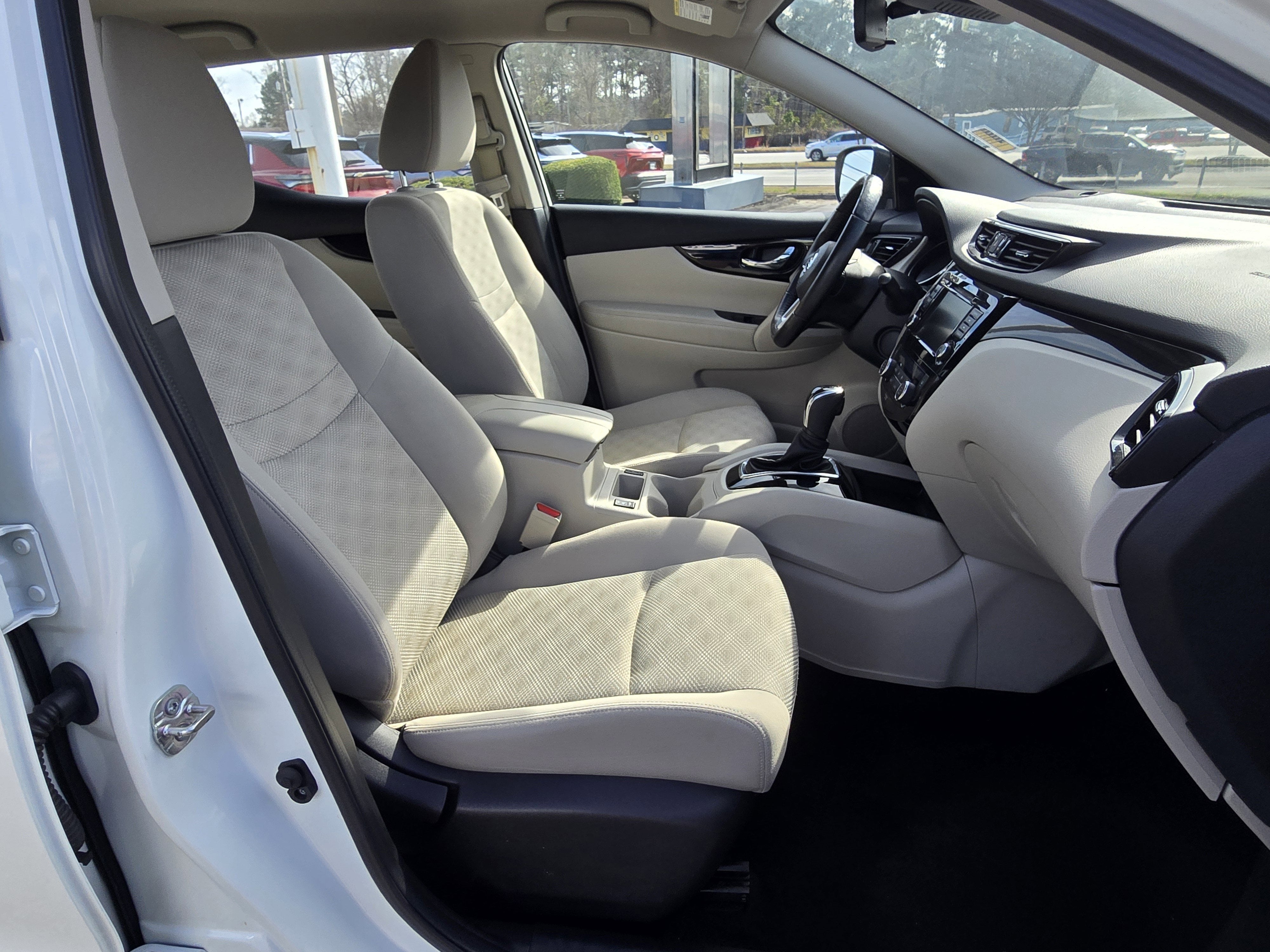 2022 Nissan Rogue Sport SV