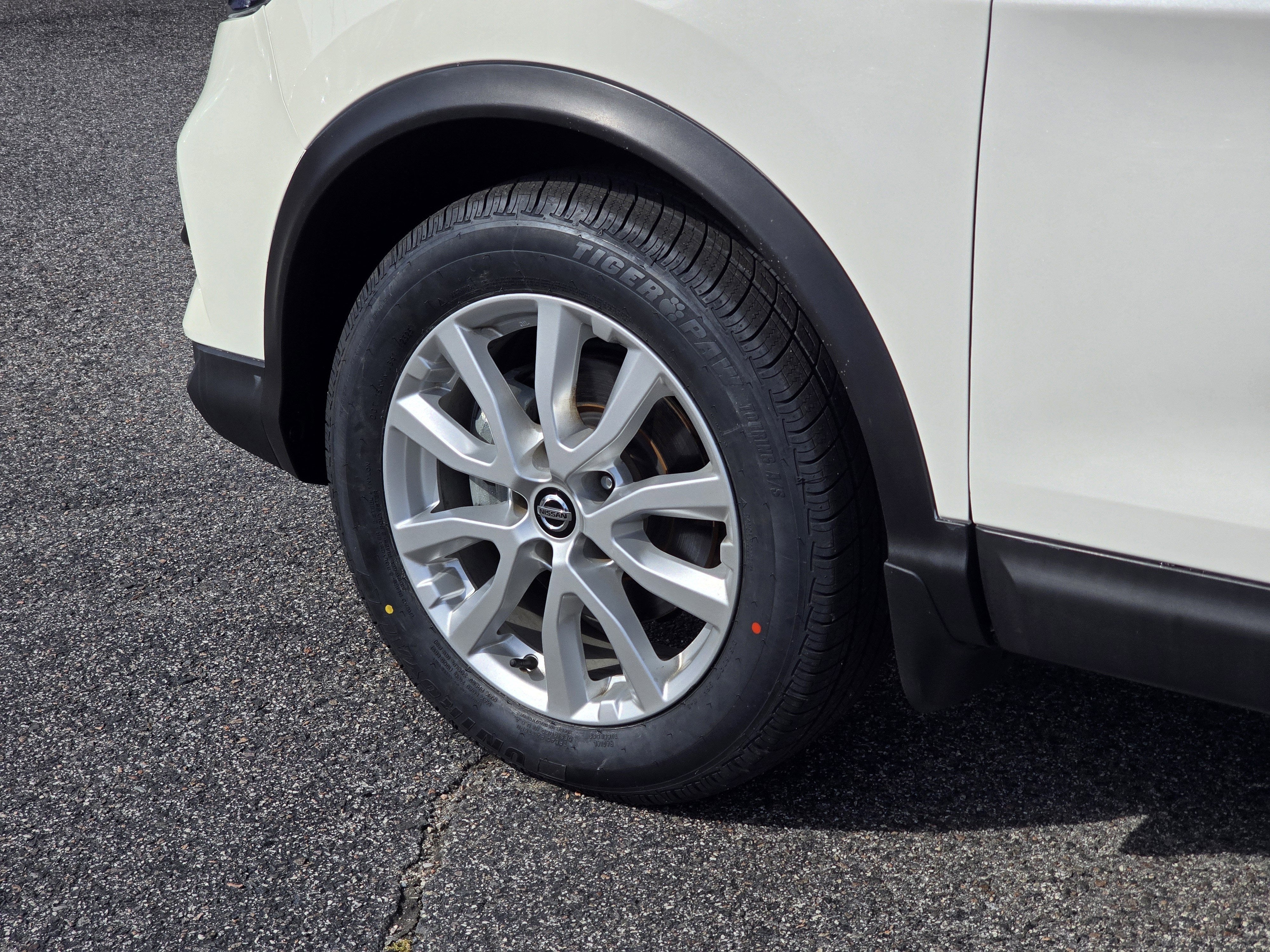 2022 Nissan Rogue Sport SV