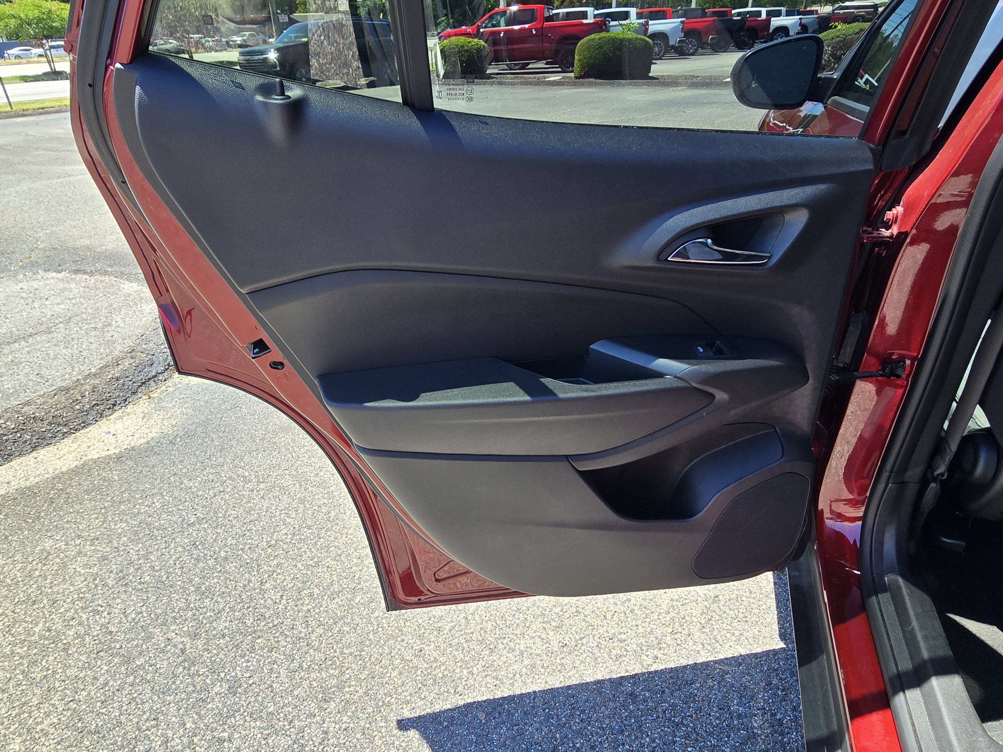 2025 Chevrolet Trax LS