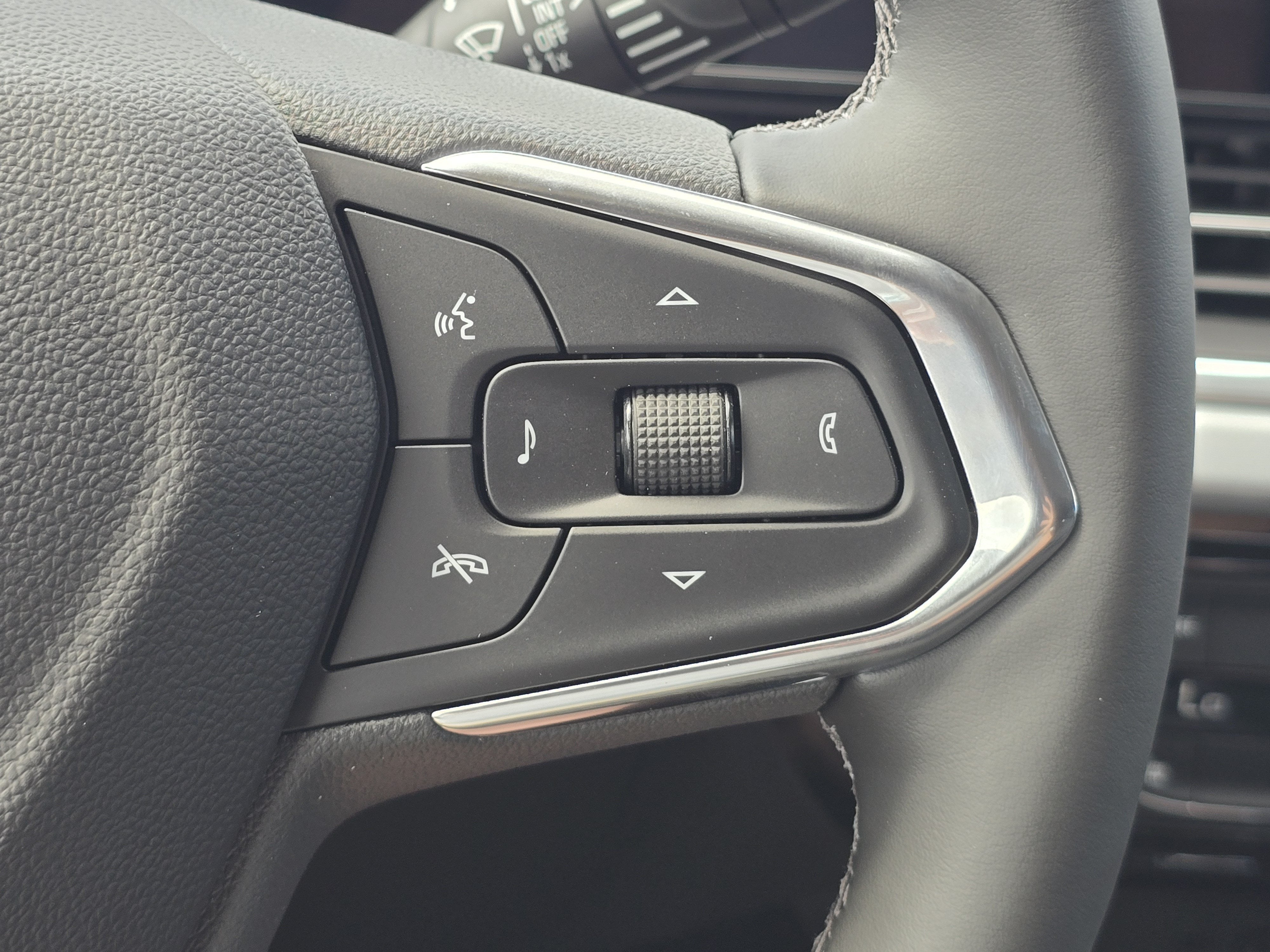 2026 Chevrolet Trax LT - Photo 16