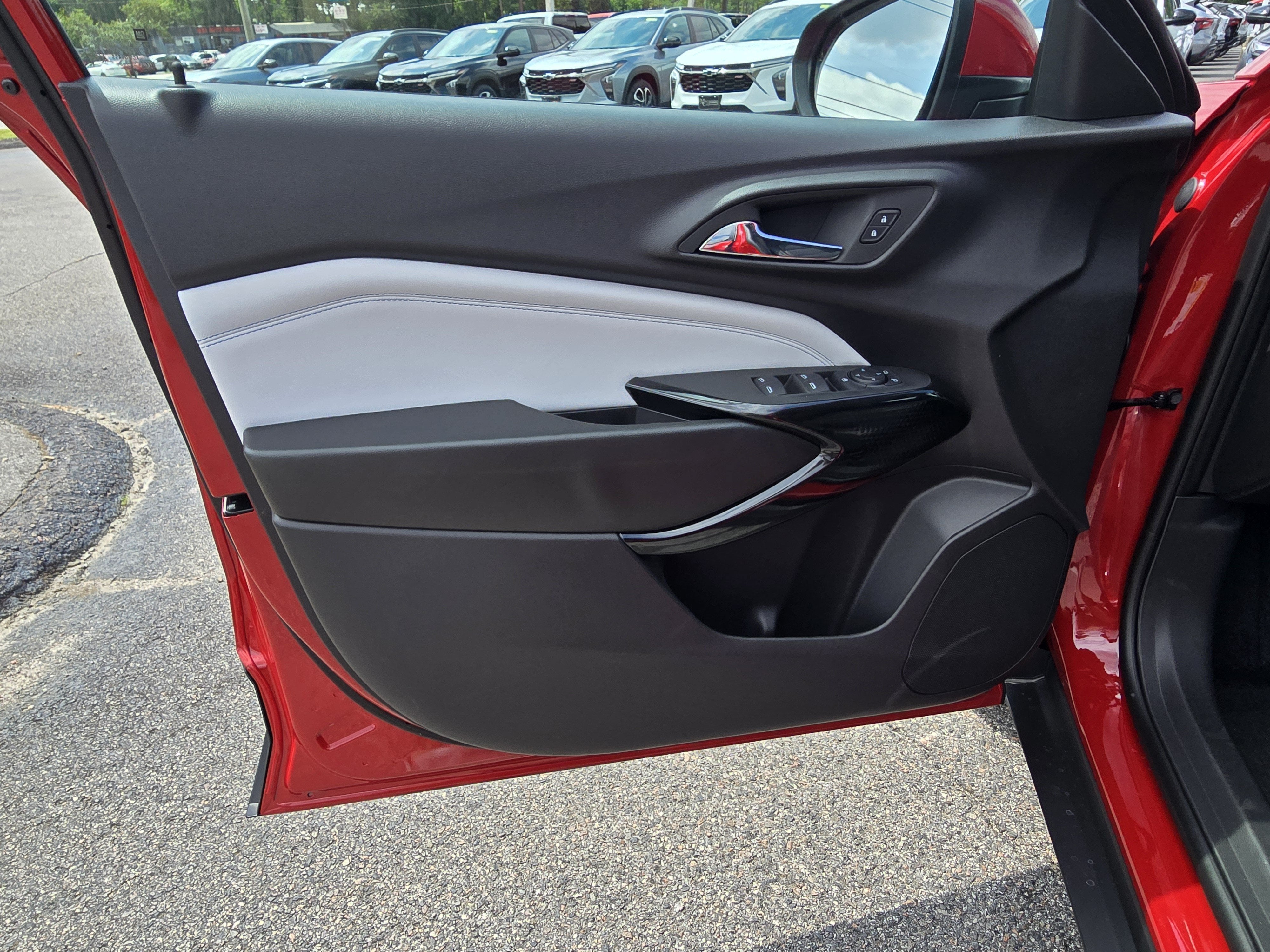 2026 Chevrolet Trax LT - Photo 8
