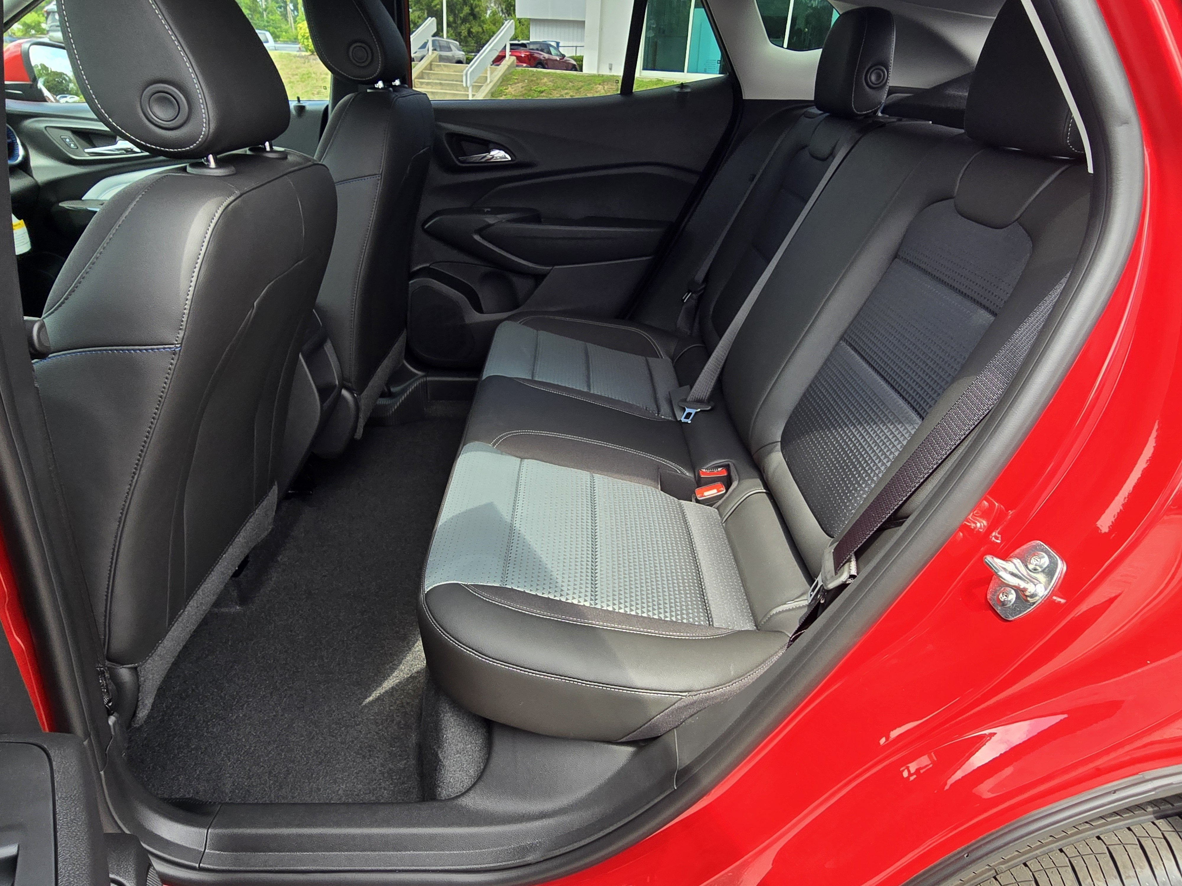 2026 Chevrolet Trax LT - Photo 9