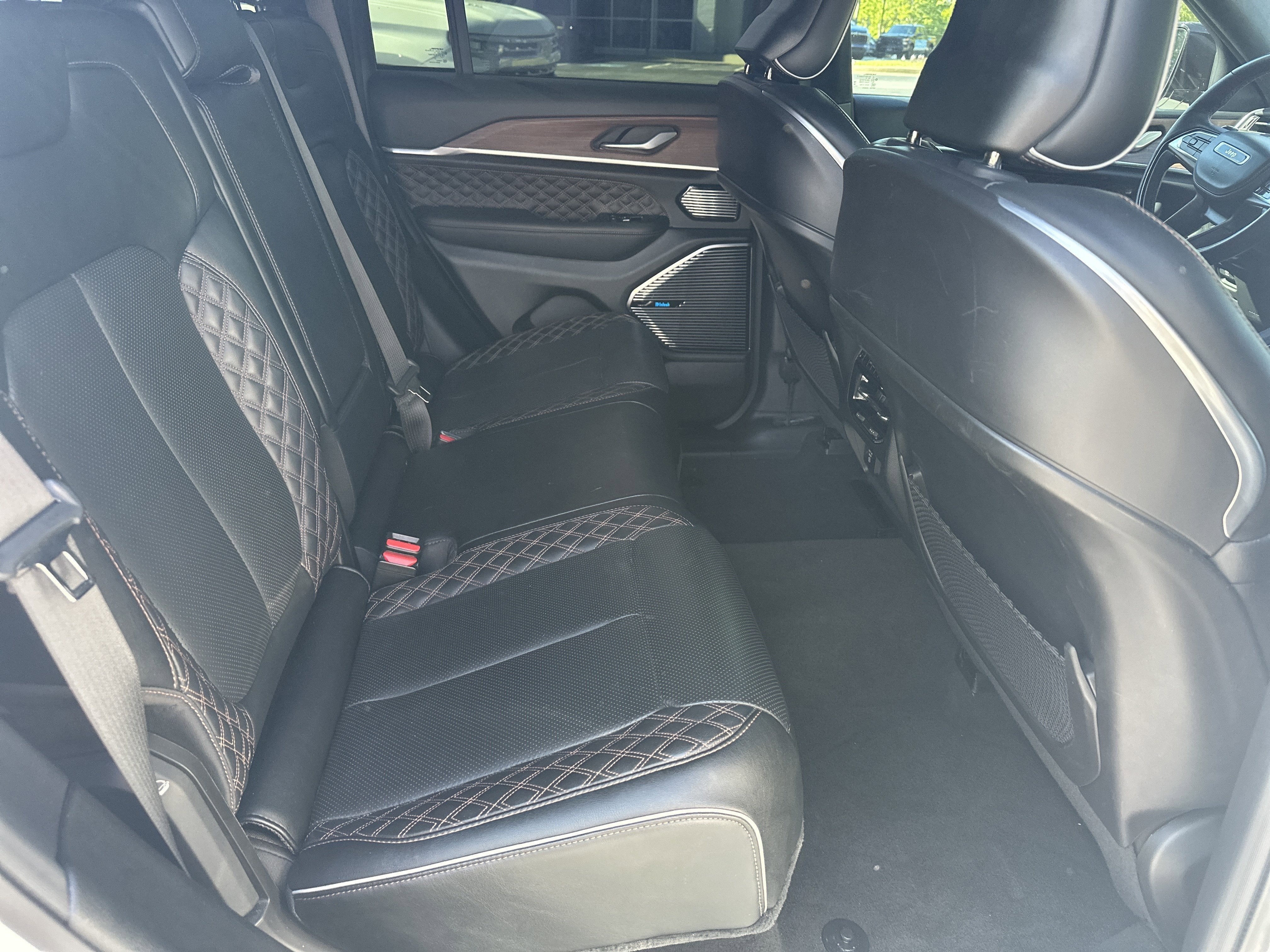 2022 Jeep Grand Cherokee Summit 4x2