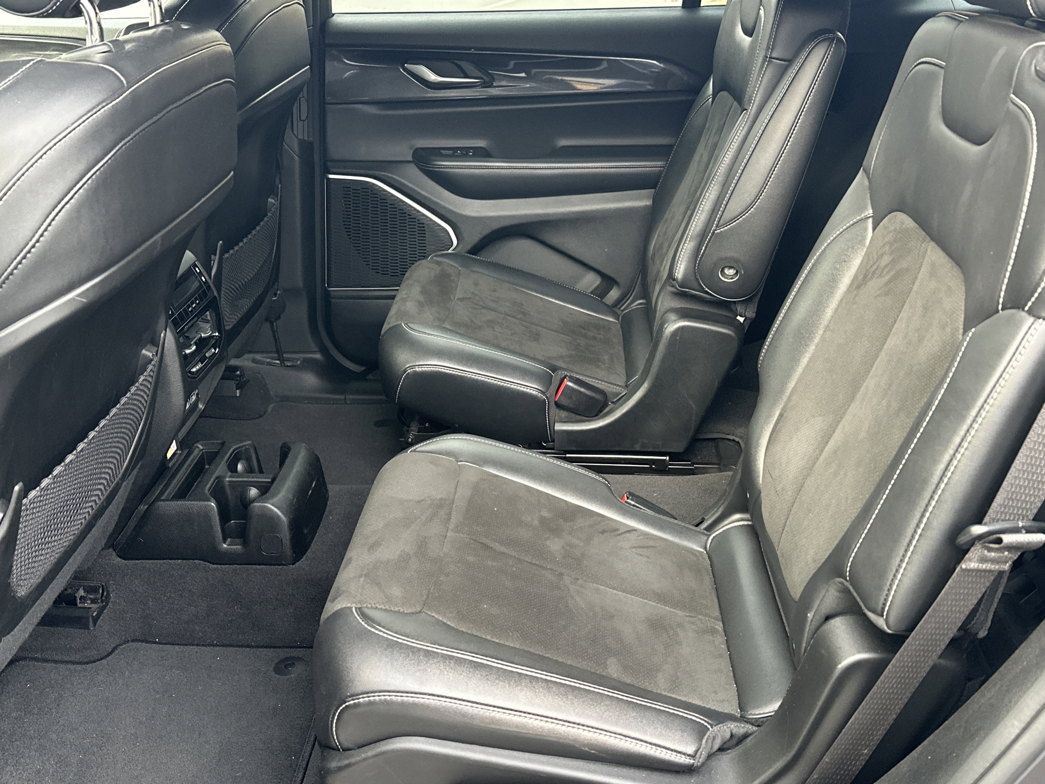 2021 Jeep Grand Cherokee L Altitude 4x2