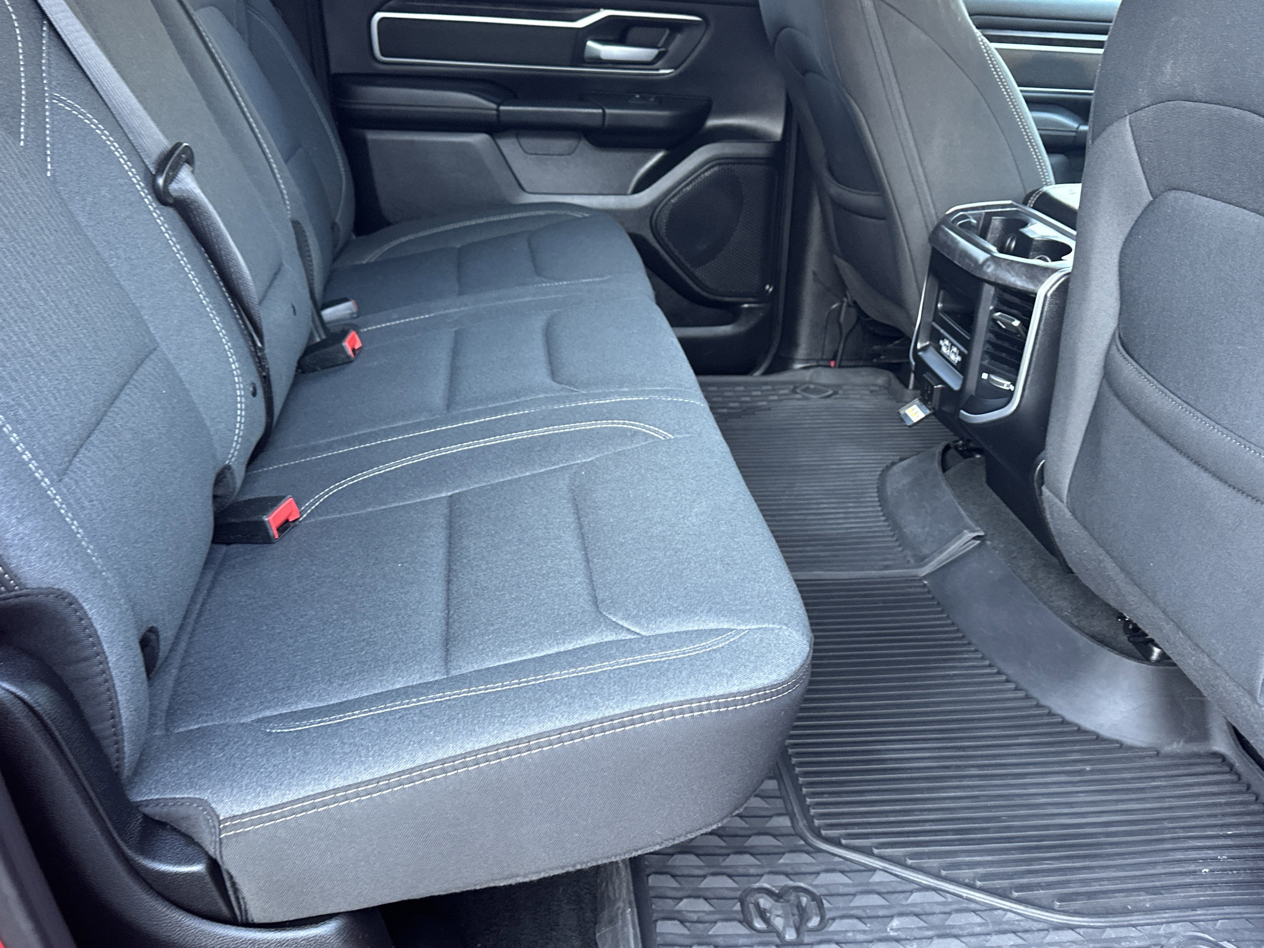 2022 RAM 1500 Big Horn Crew Cab 4x4 5'7" Box