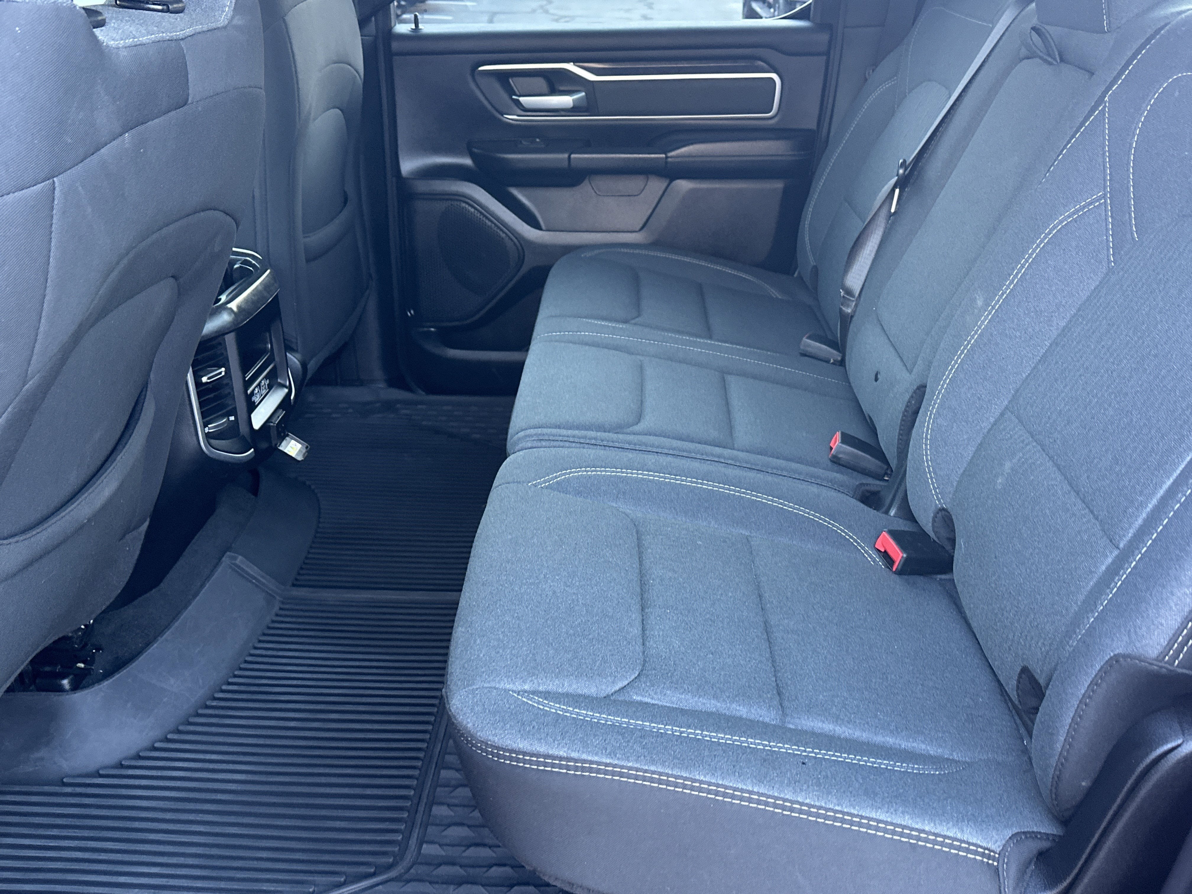 2022 RAM 1500 Big Horn Crew Cab 4x4 5'7" Box