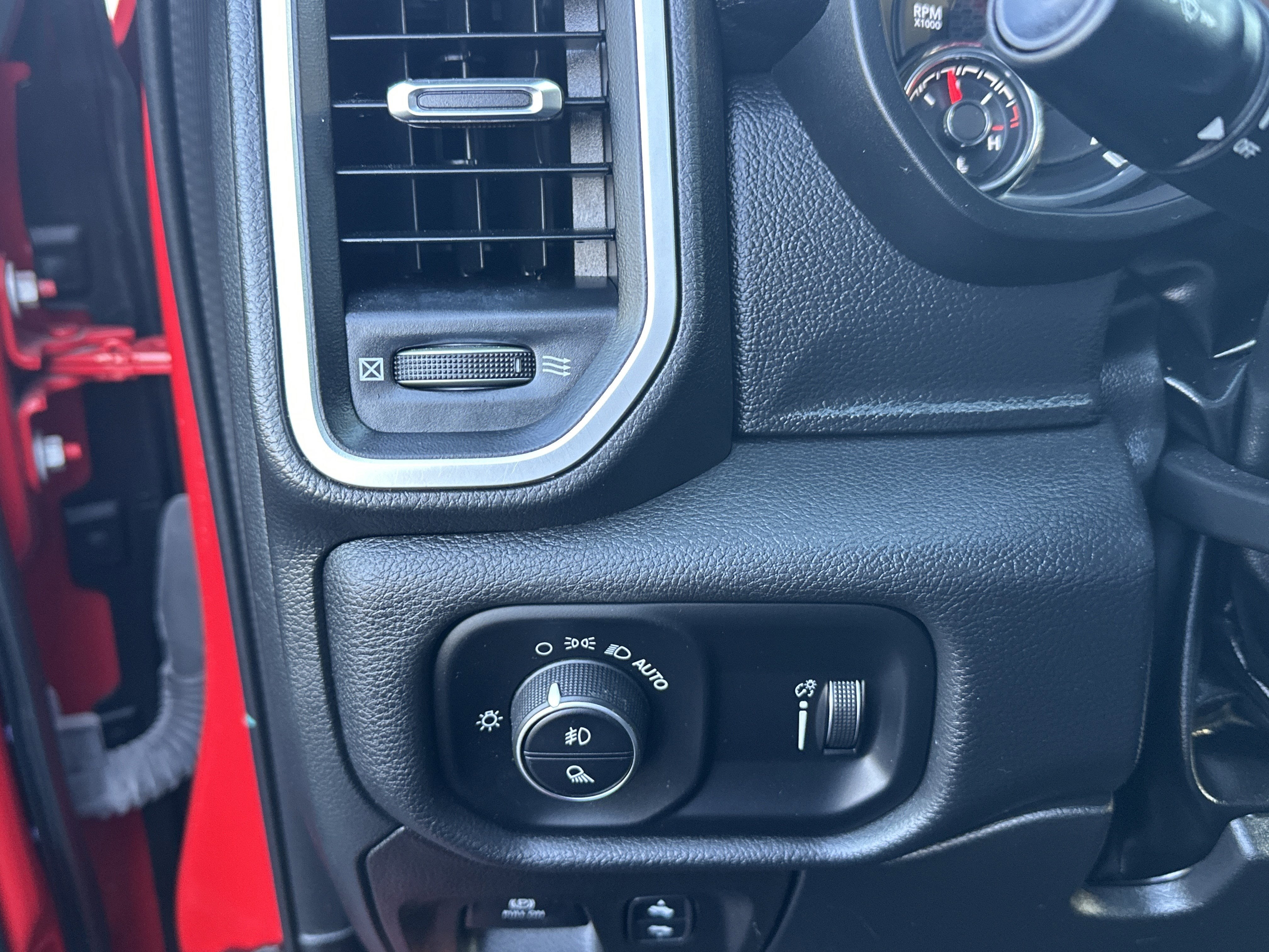 2022 RAM 1500 Big Horn Crew Cab 4x4 5'7" Box