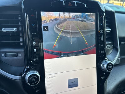 2022 RAM 1500 Big Horn Crew Cab 4x4 5'7" Box