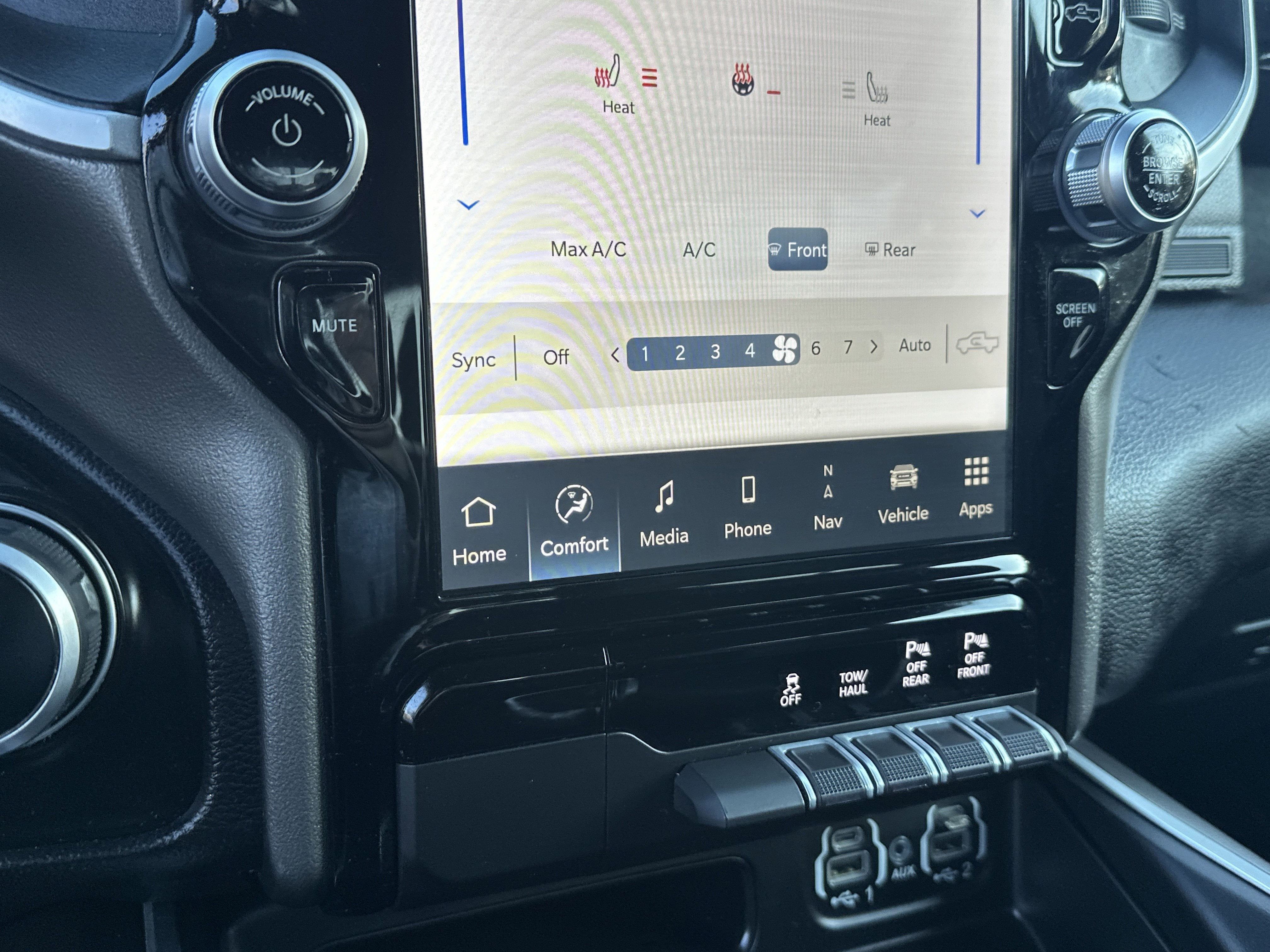 2022 RAM 1500 Big Horn Crew Cab 4x4 5'7" Box