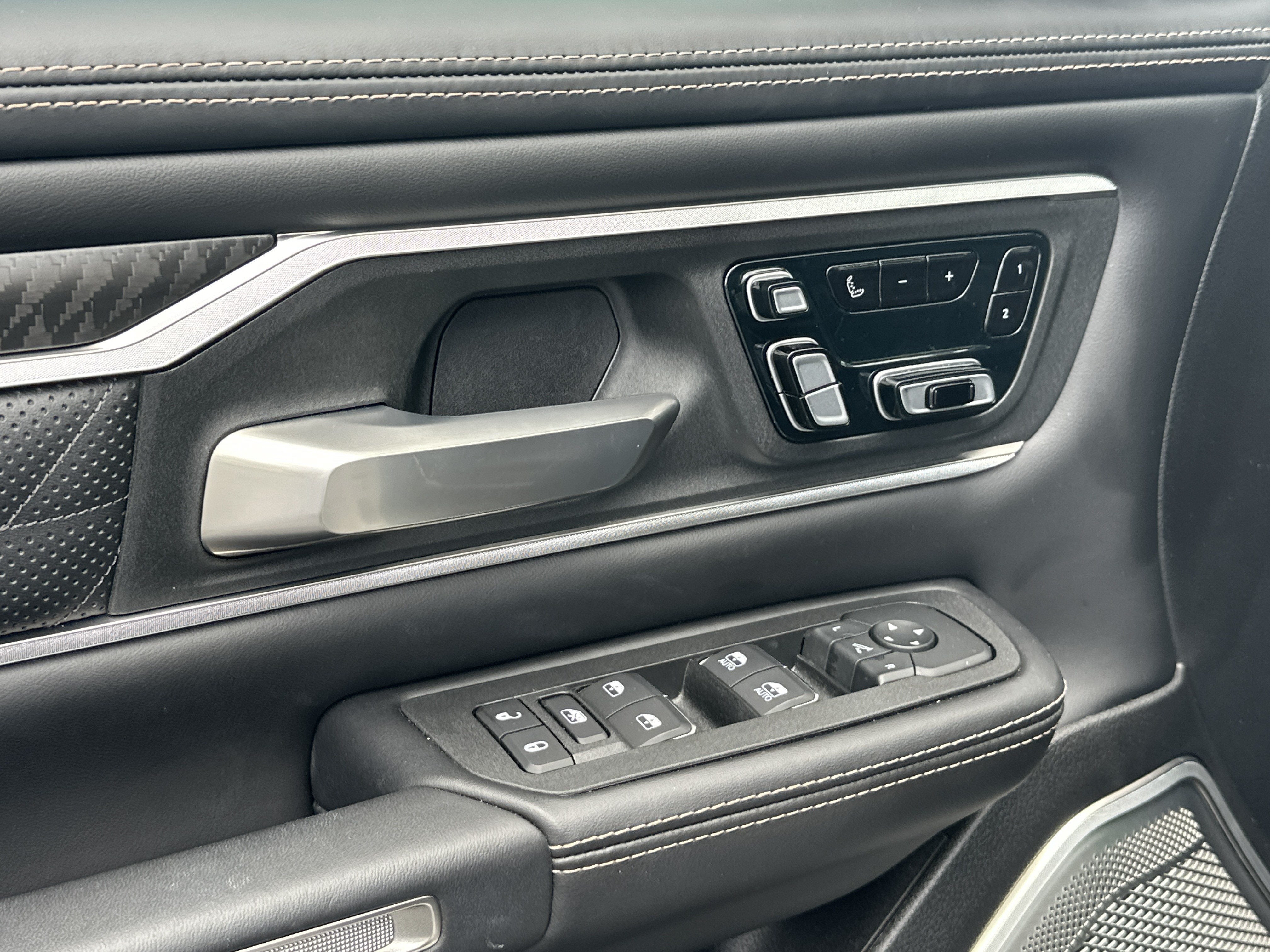 2026 RAM 1500 Tungsten Crew Cab 4x4 5'7" Box