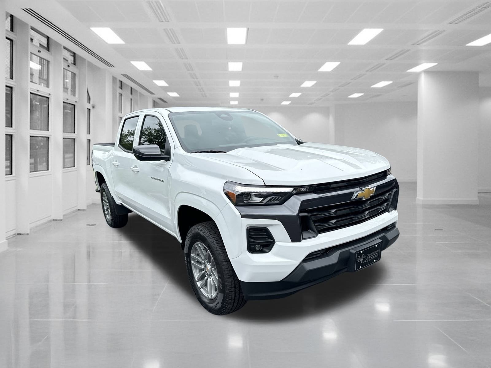 2025 Chevrolet Colorado WT/LT