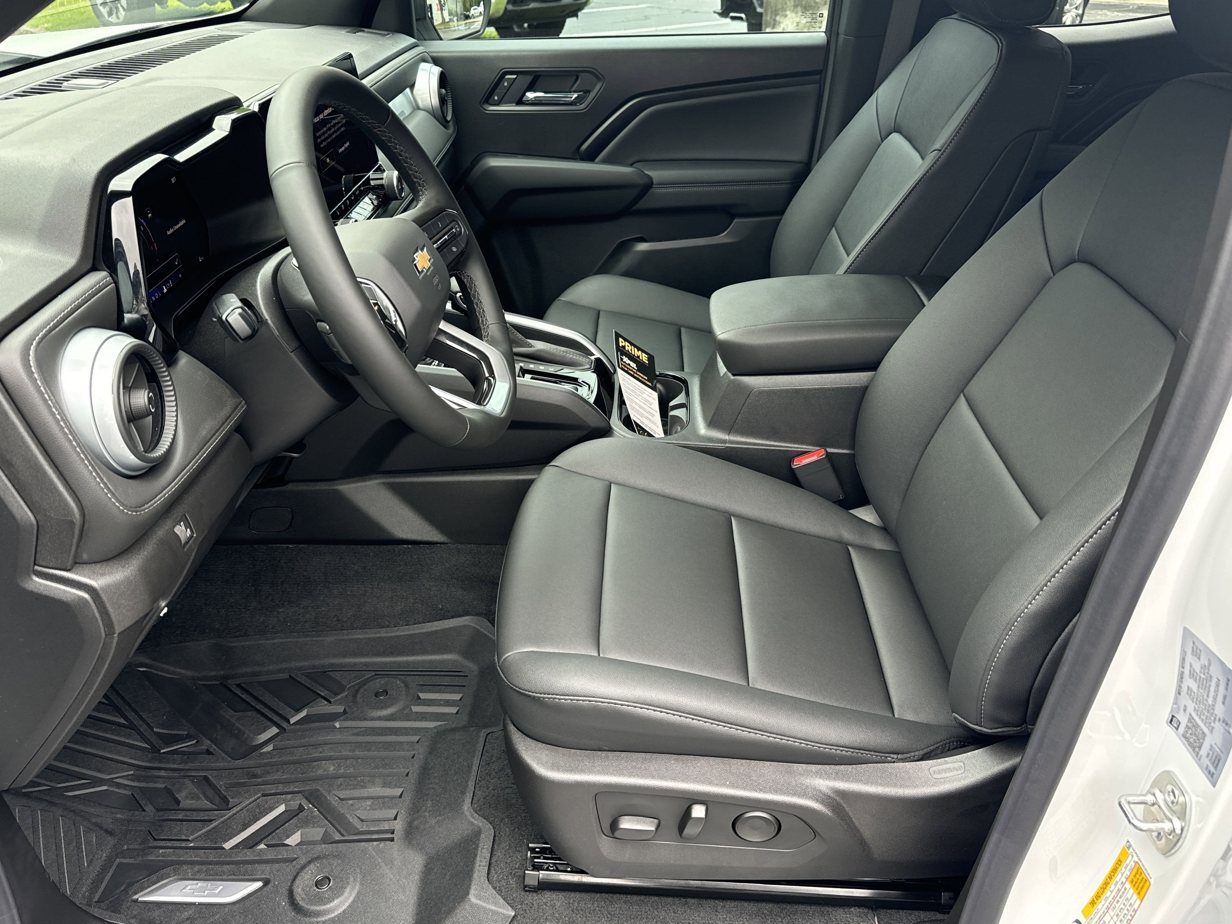 2025 Chevrolet Colorado WT/LT