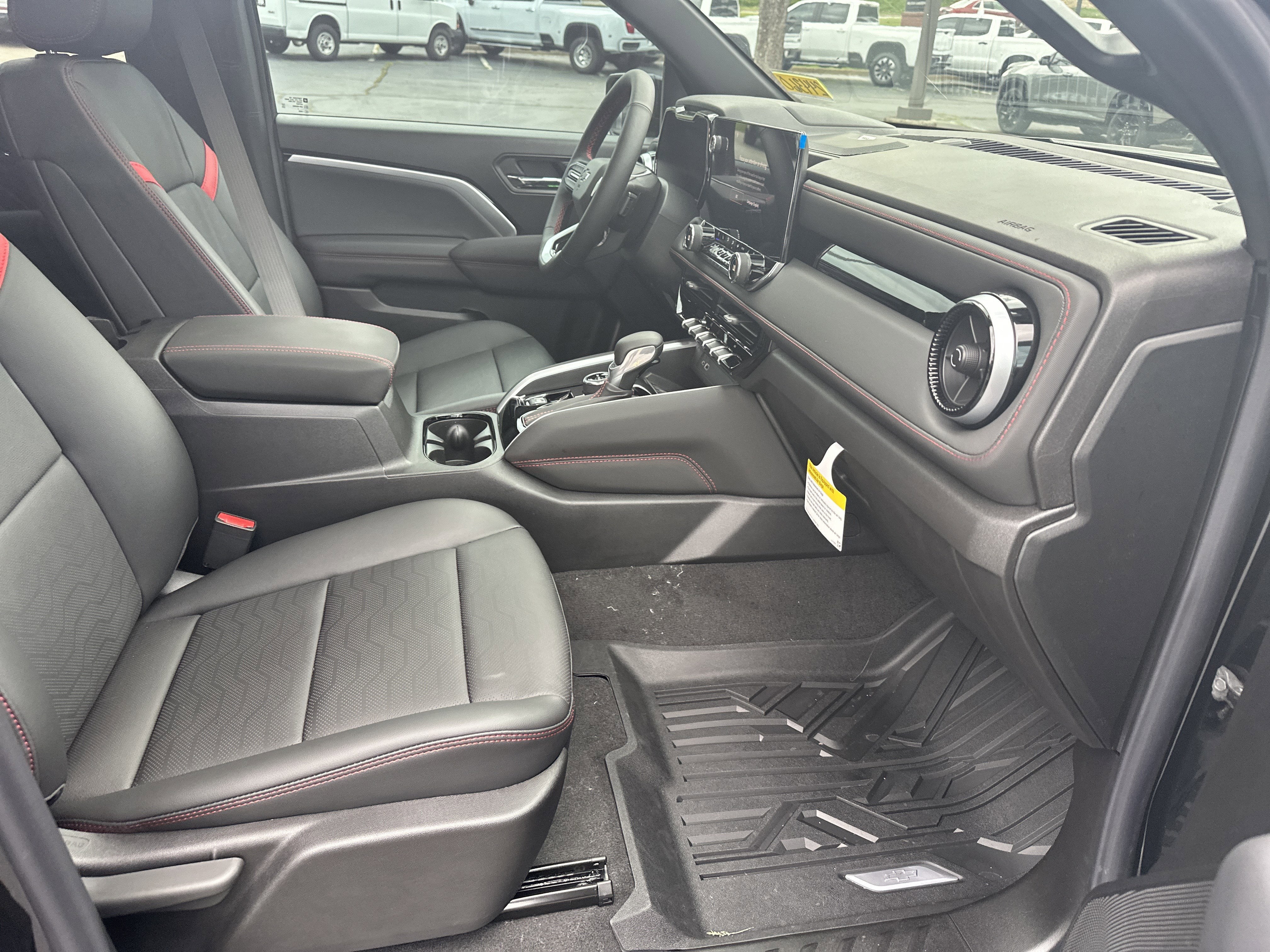 2026 Chevrolet Colorado Z71 - Photo 14