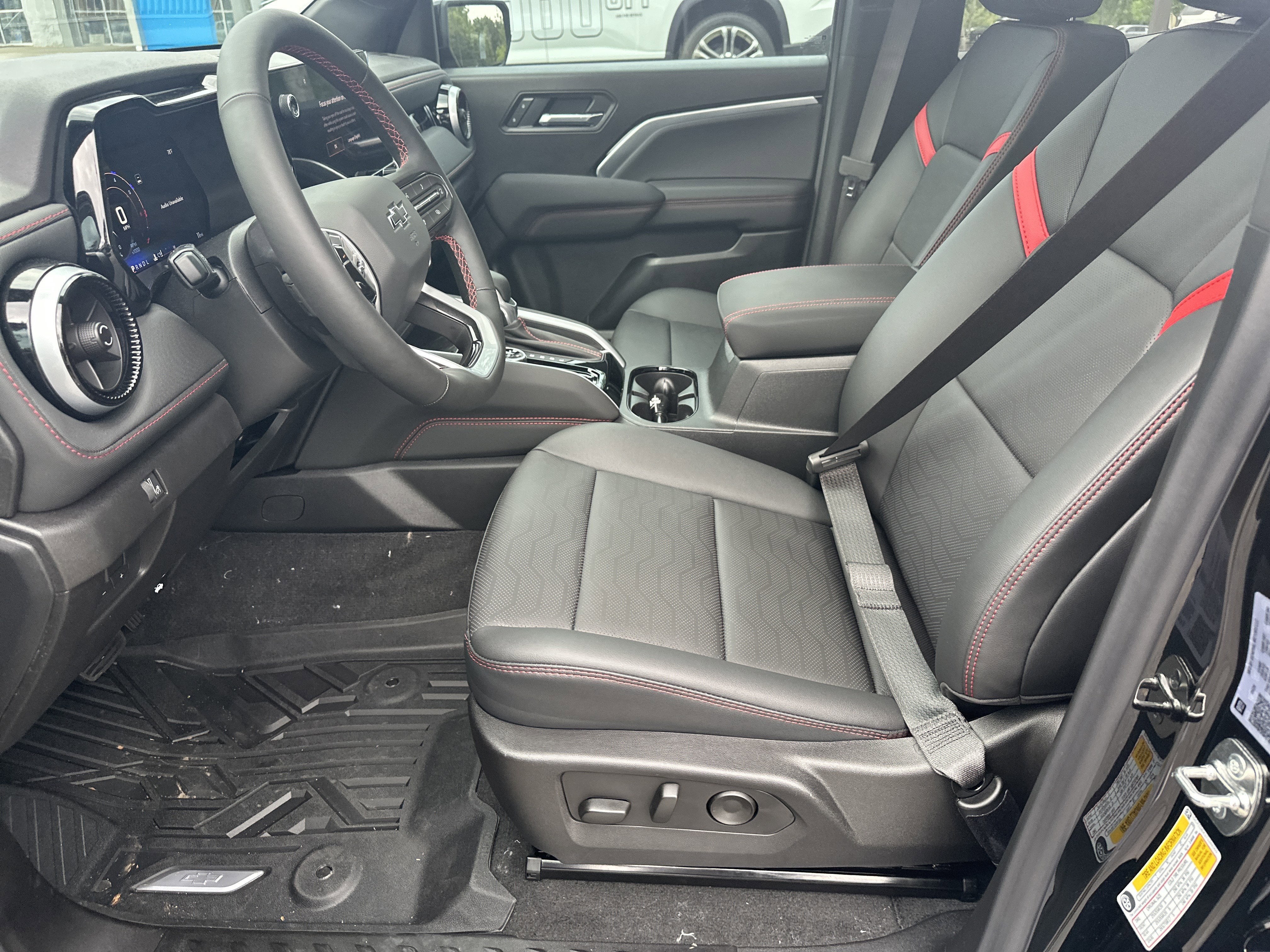 2026 Chevrolet Colorado Z71 - Photo 9