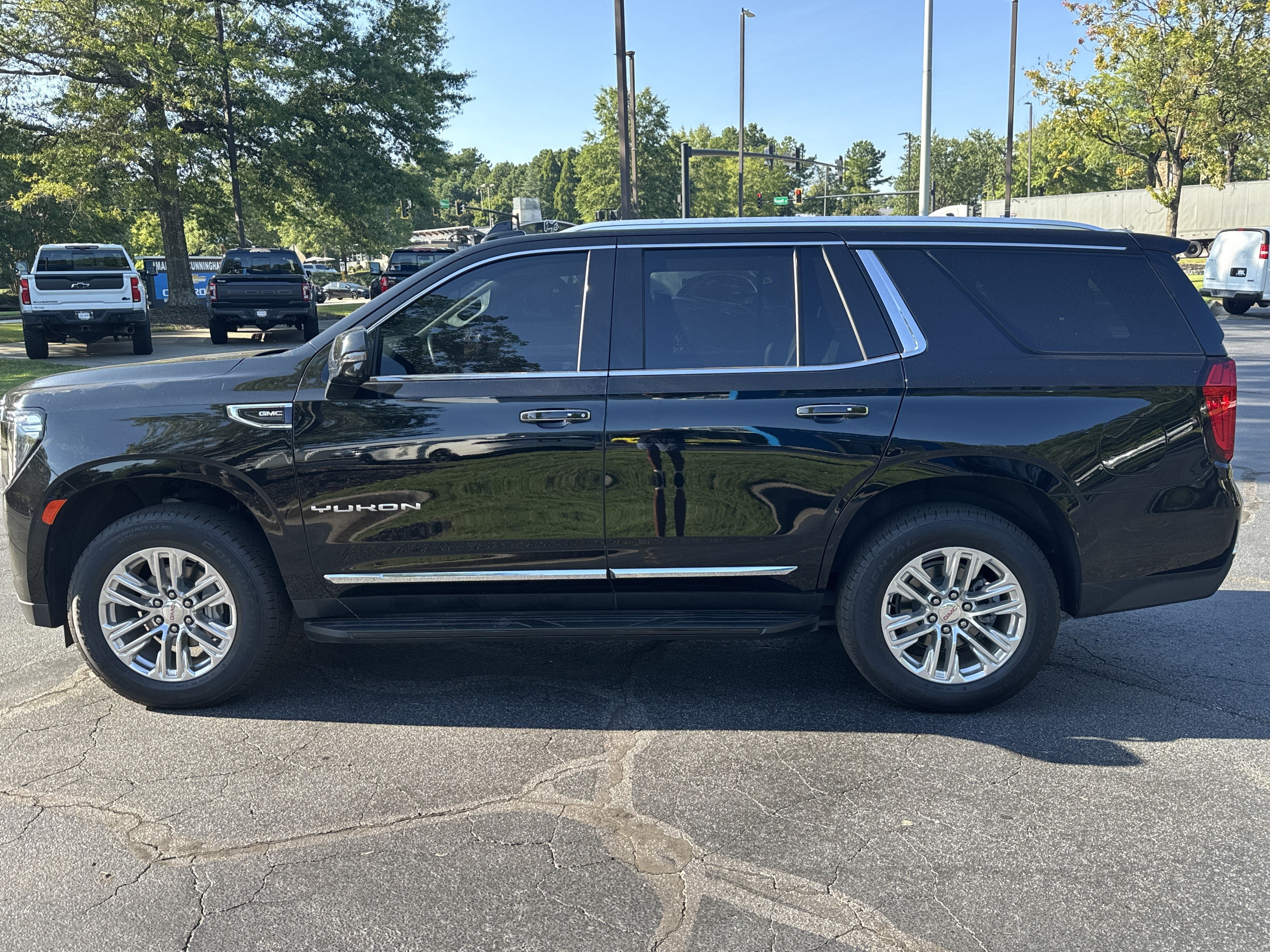 2024 GMC Yukon SLT