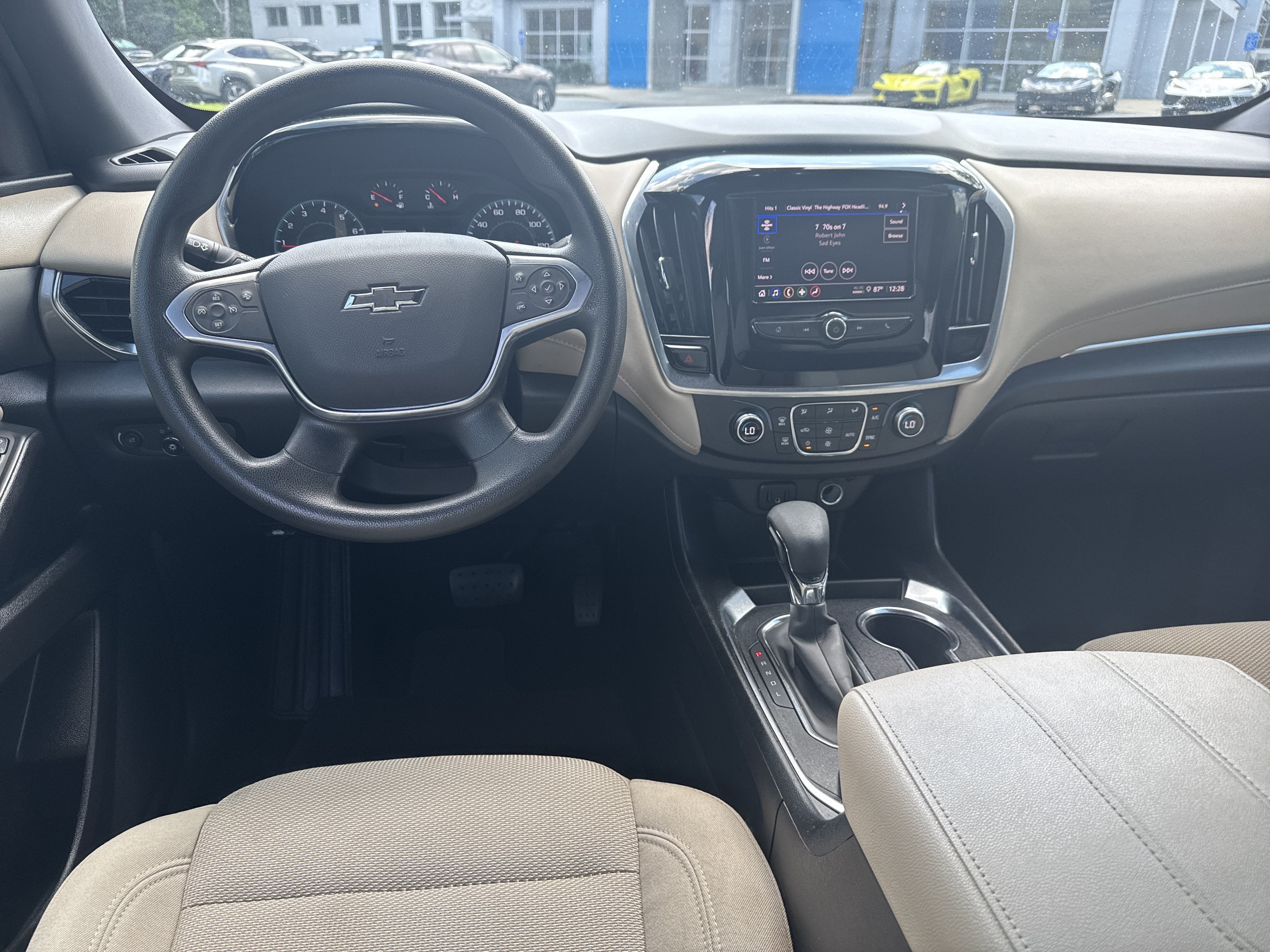 2023 Chevrolet Traverse LS