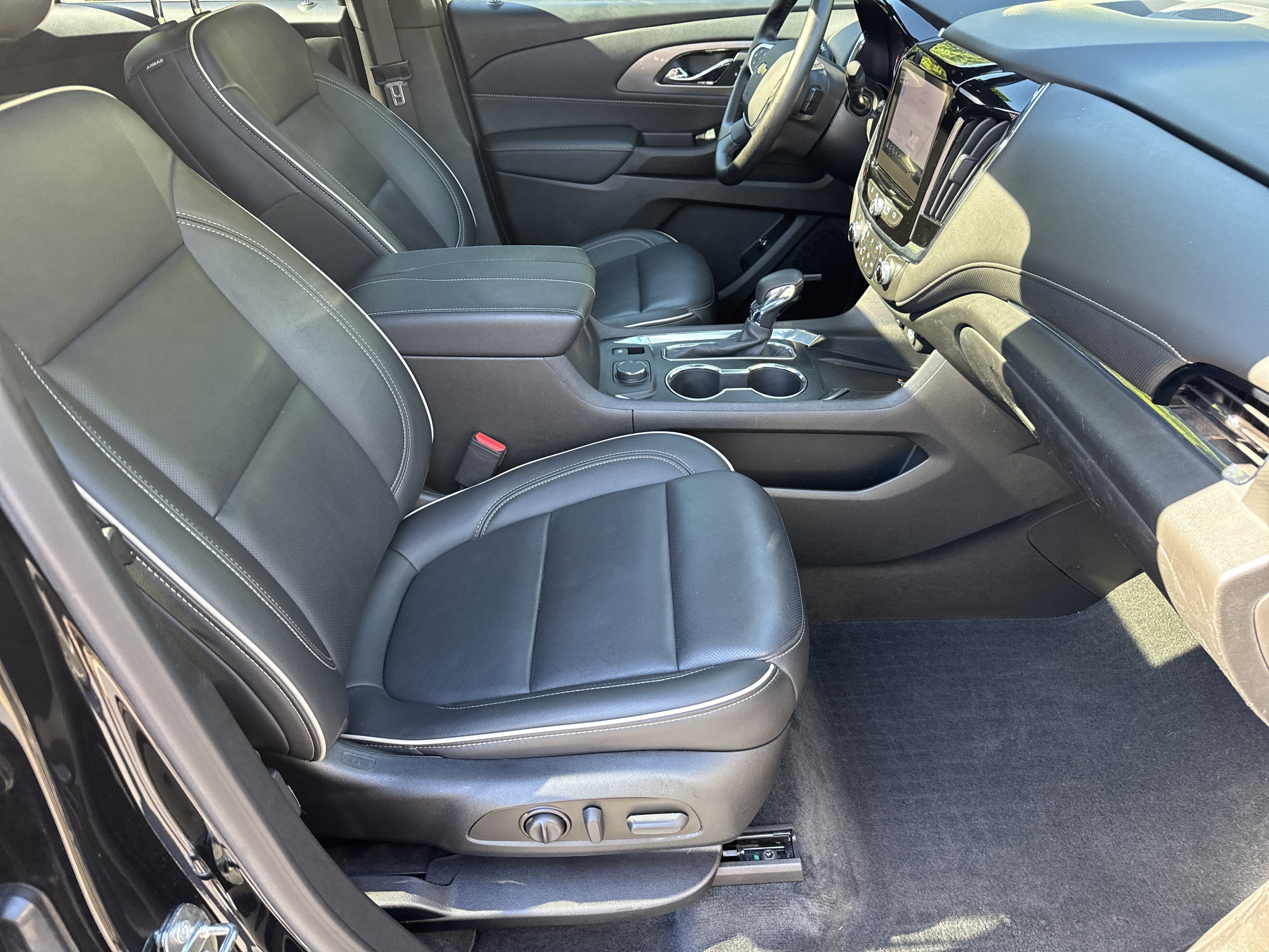 2023 Chevrolet Traverse Premier - Photo 12