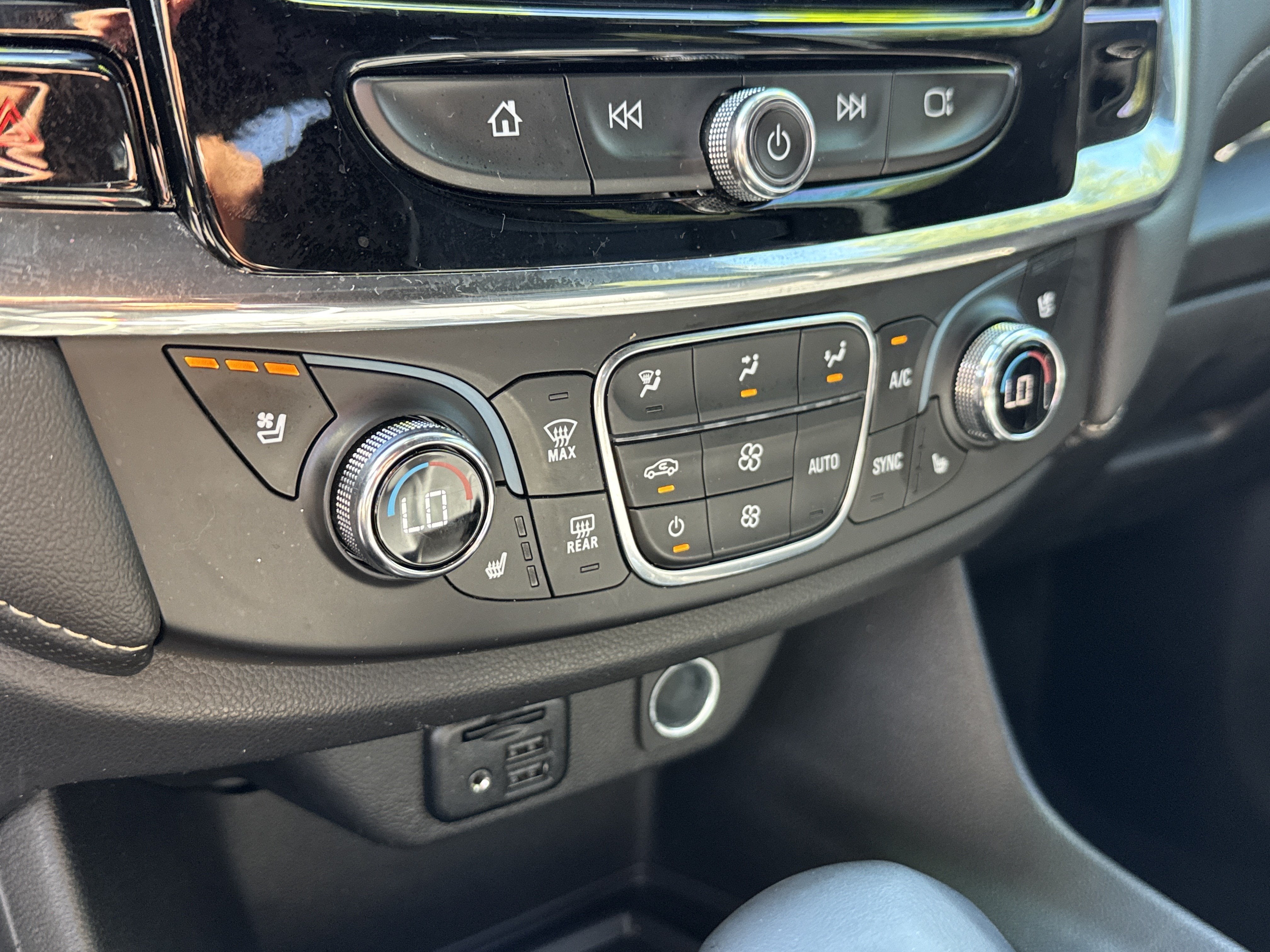 2023 Chevrolet Traverse Premier - Photo 26