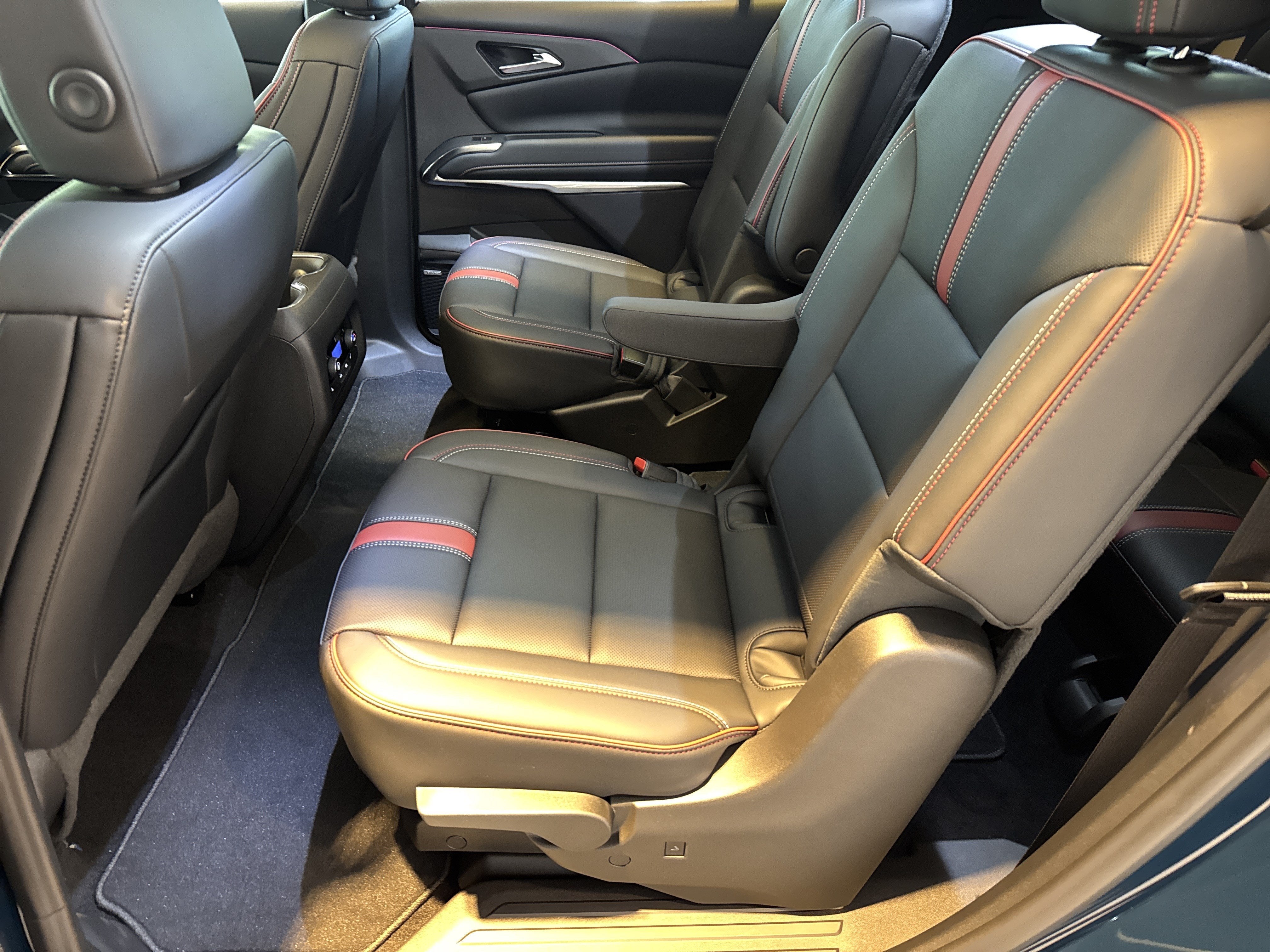 2027 Chevrolet Traverse RS