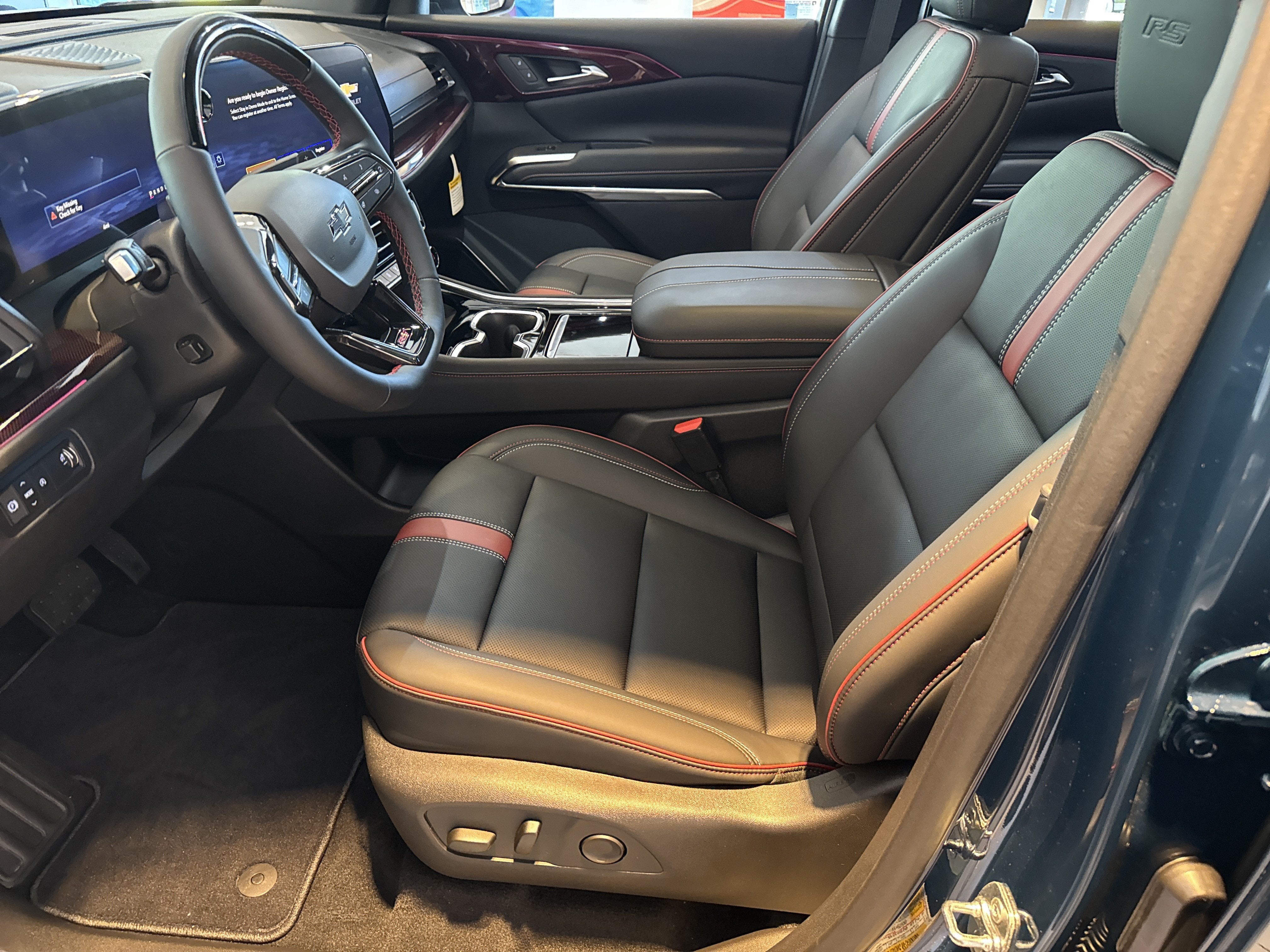 2027 Chevrolet Traverse RS