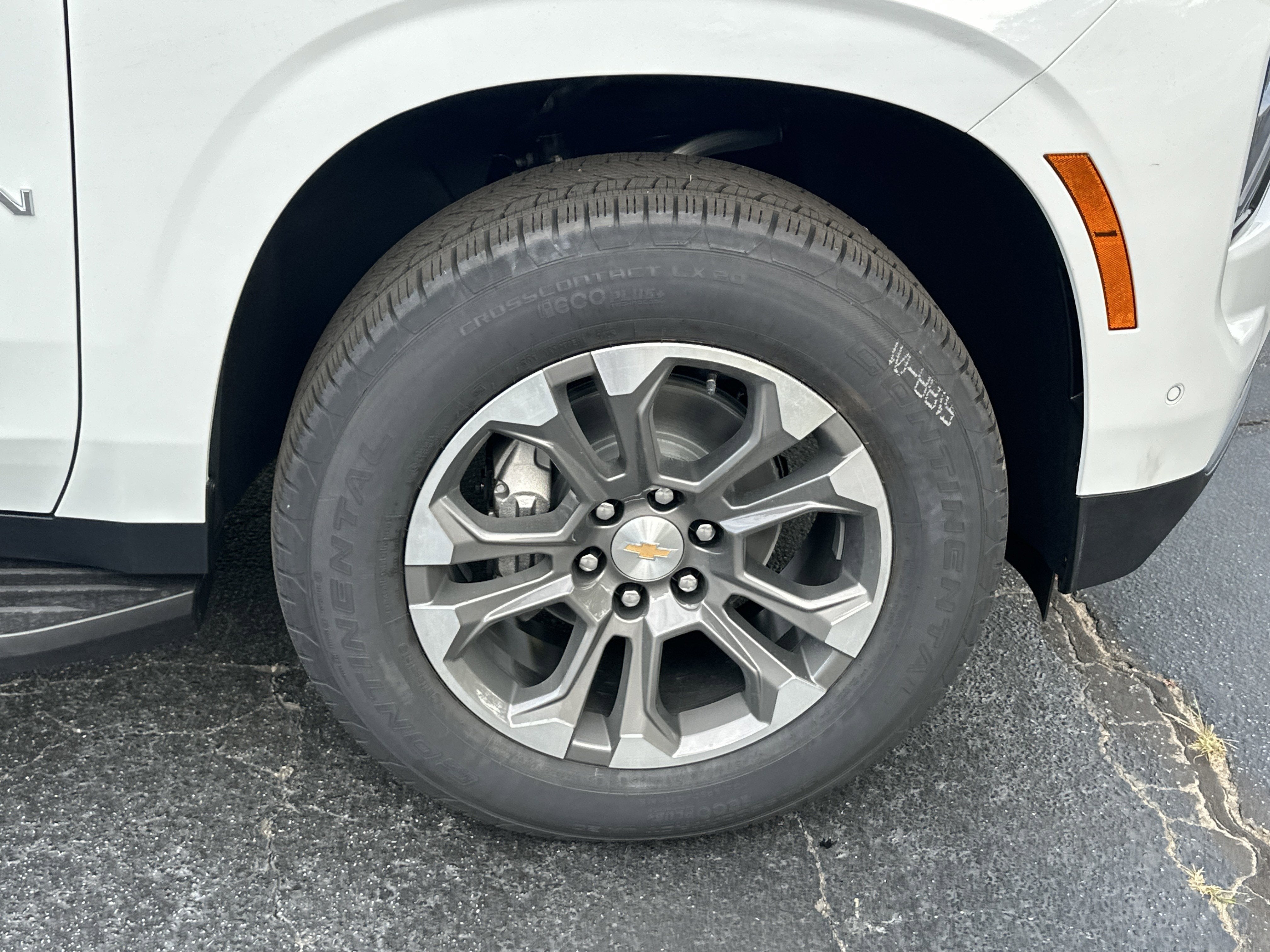 2025 Chevrolet Suburban LS