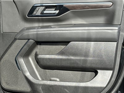 2025 Chevrolet Suburban LT