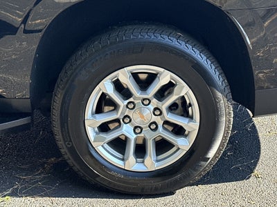 2025 Chevrolet Suburban LT