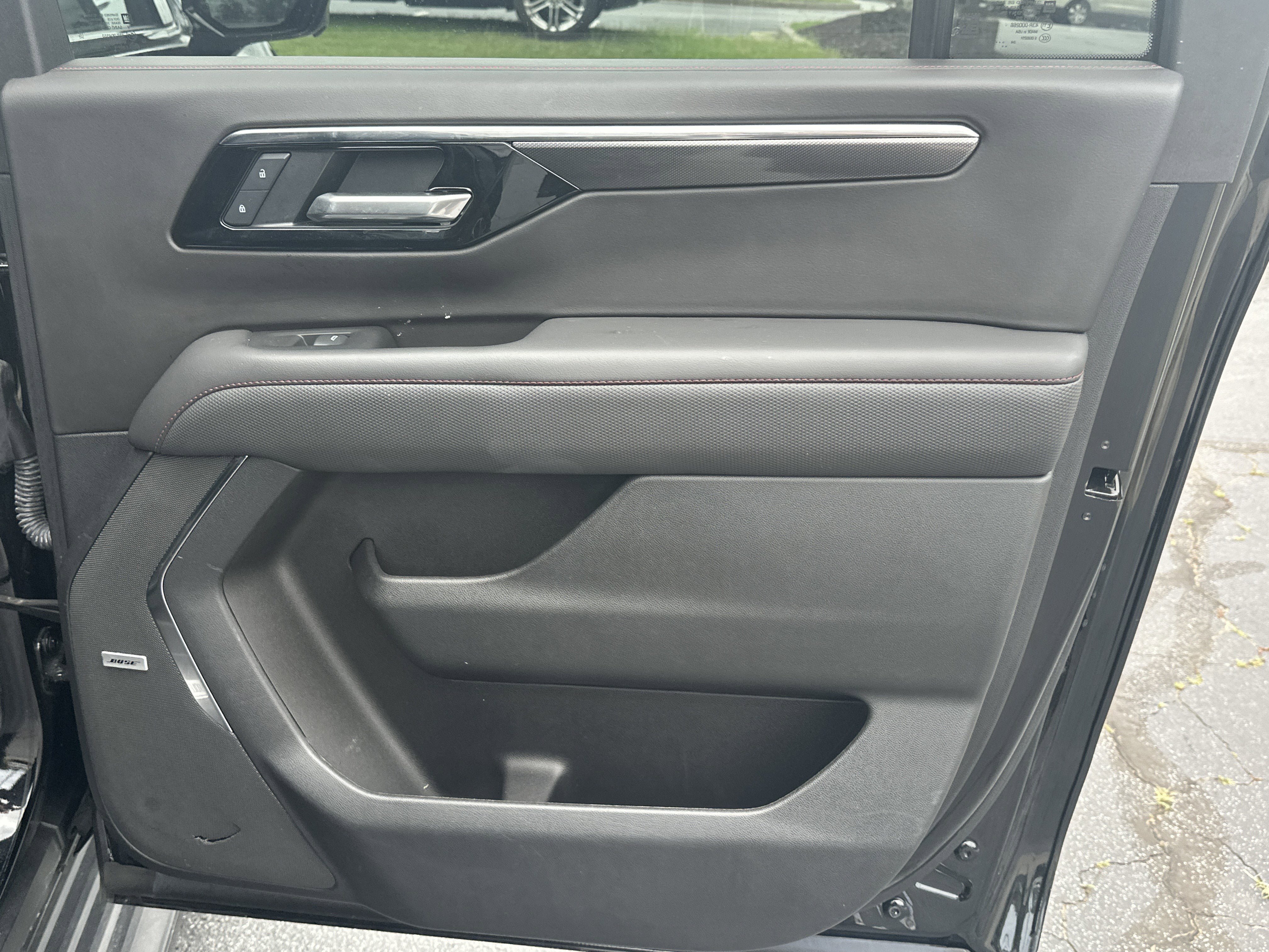 2025 Chevrolet Suburban RST