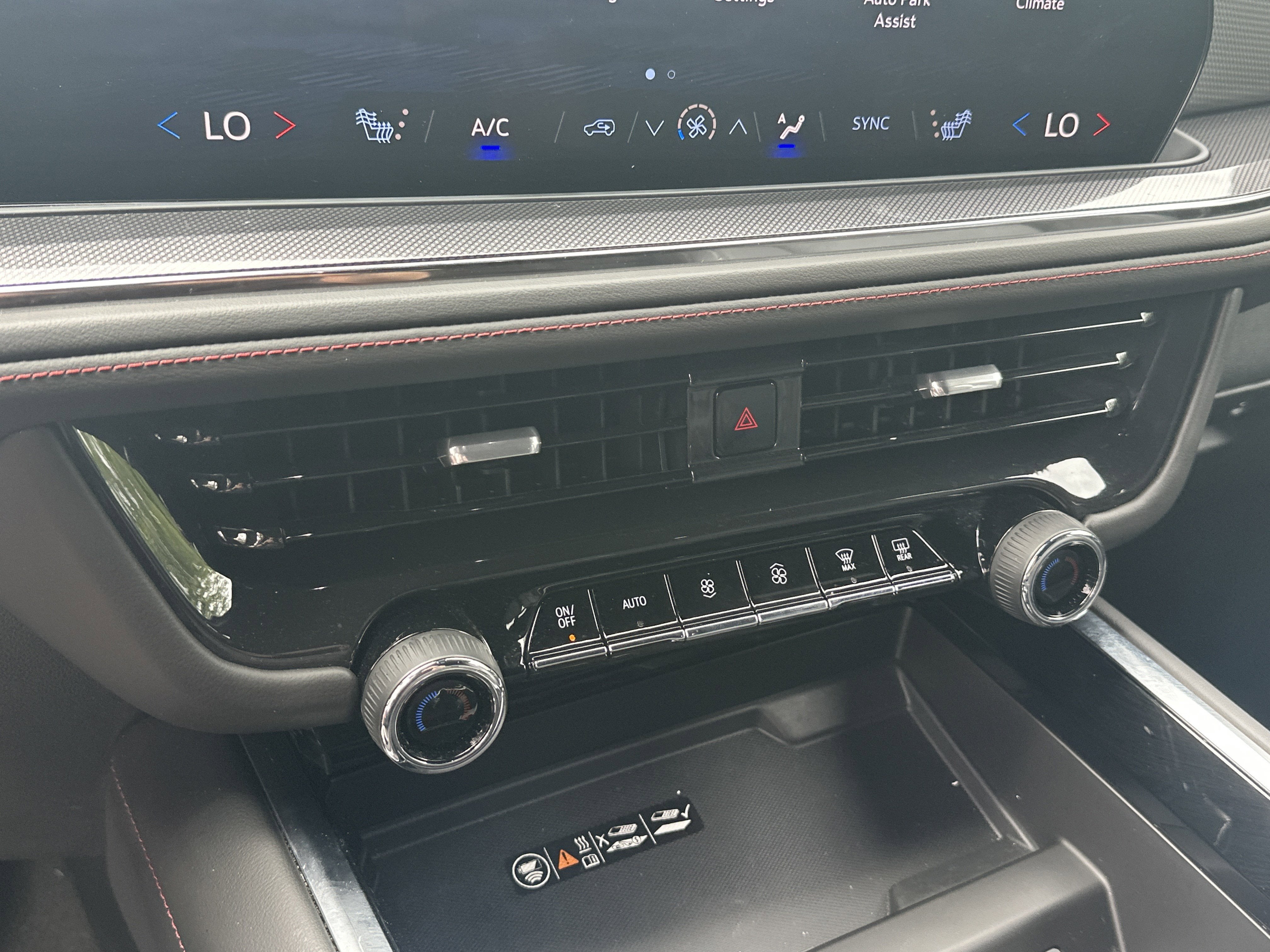 2025 Chevrolet Suburban RST